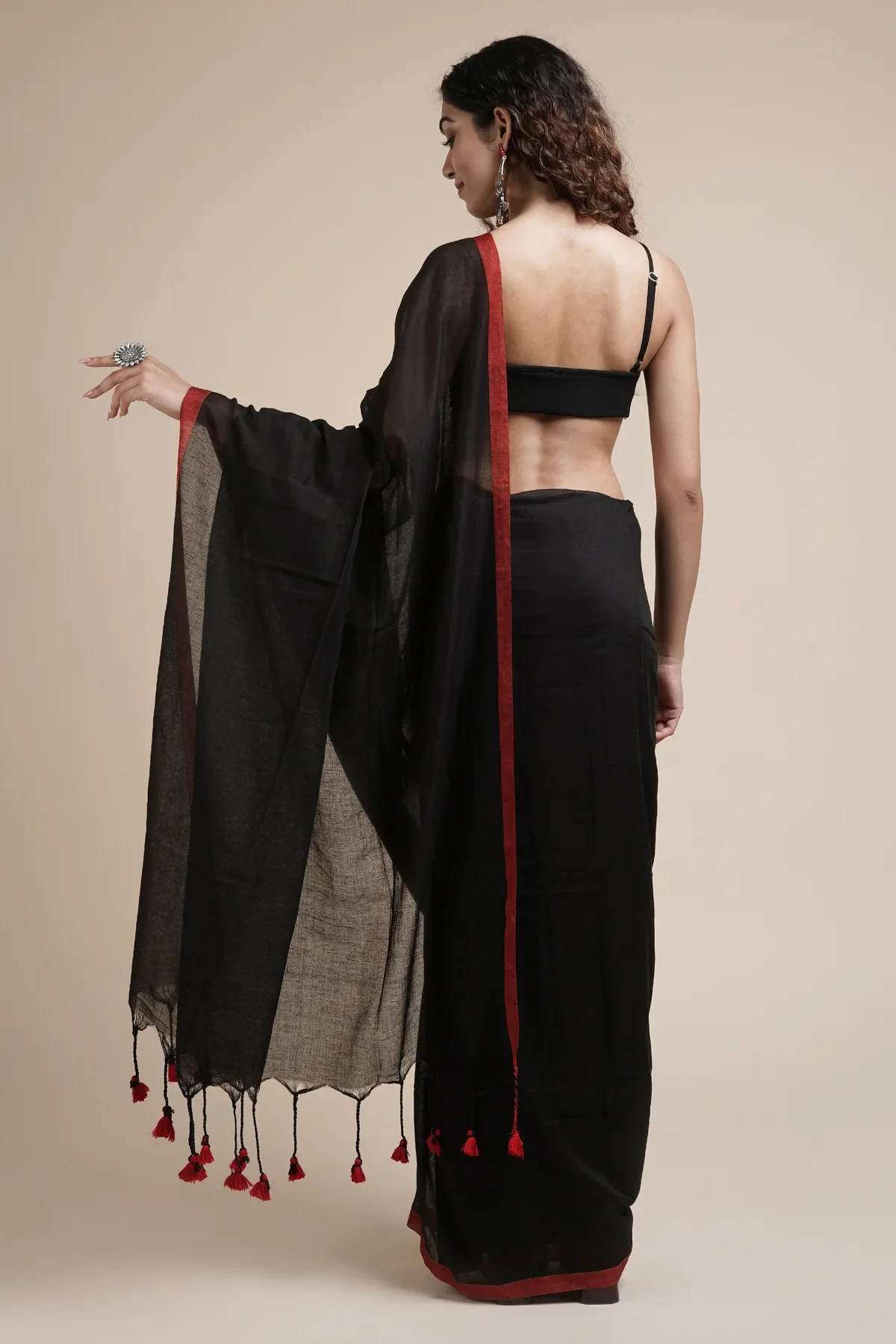 Women Black Red Border Cotton Saree - Image 2