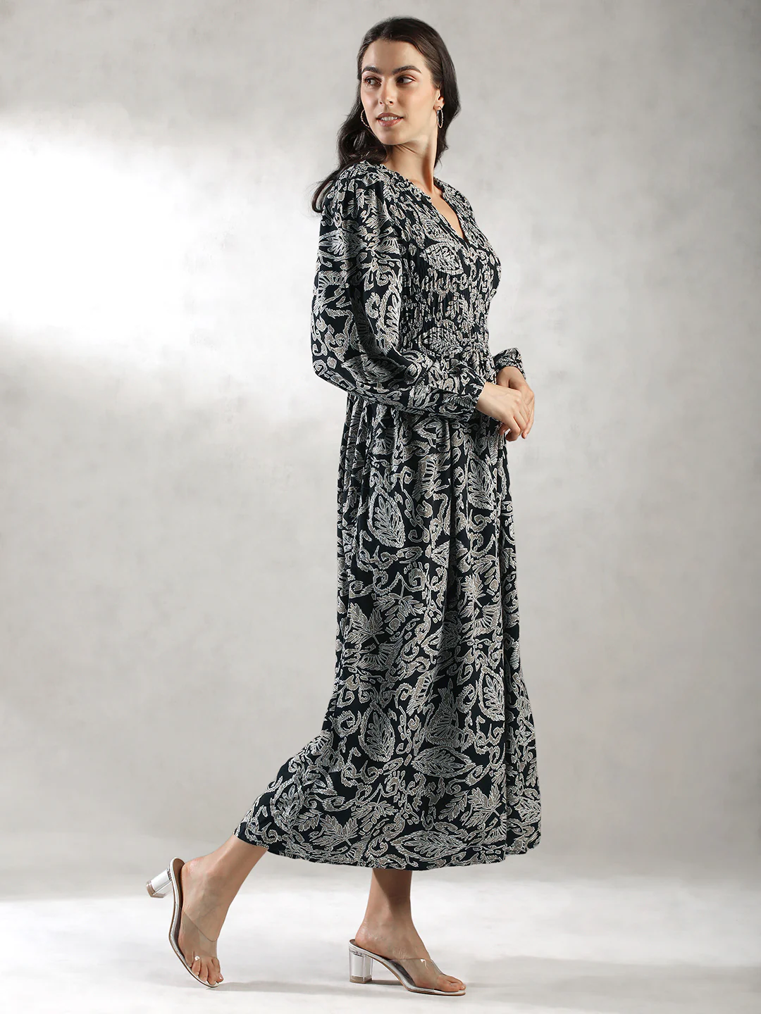 Women Black Regular Fit Dress - Image 5
