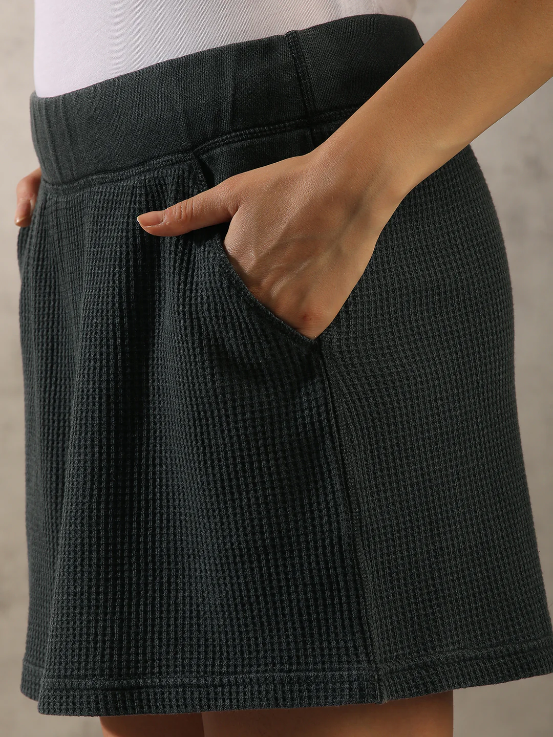 Women Charcoal Waffle Textured Skirt - Image 6