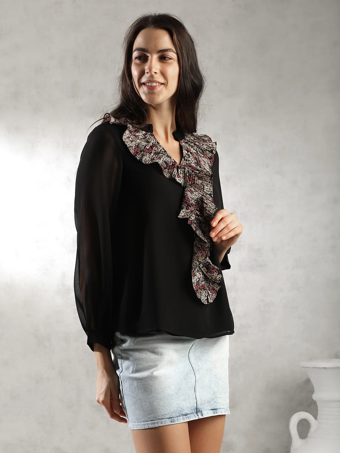 Women Black Front Ruffles Top - Image 6