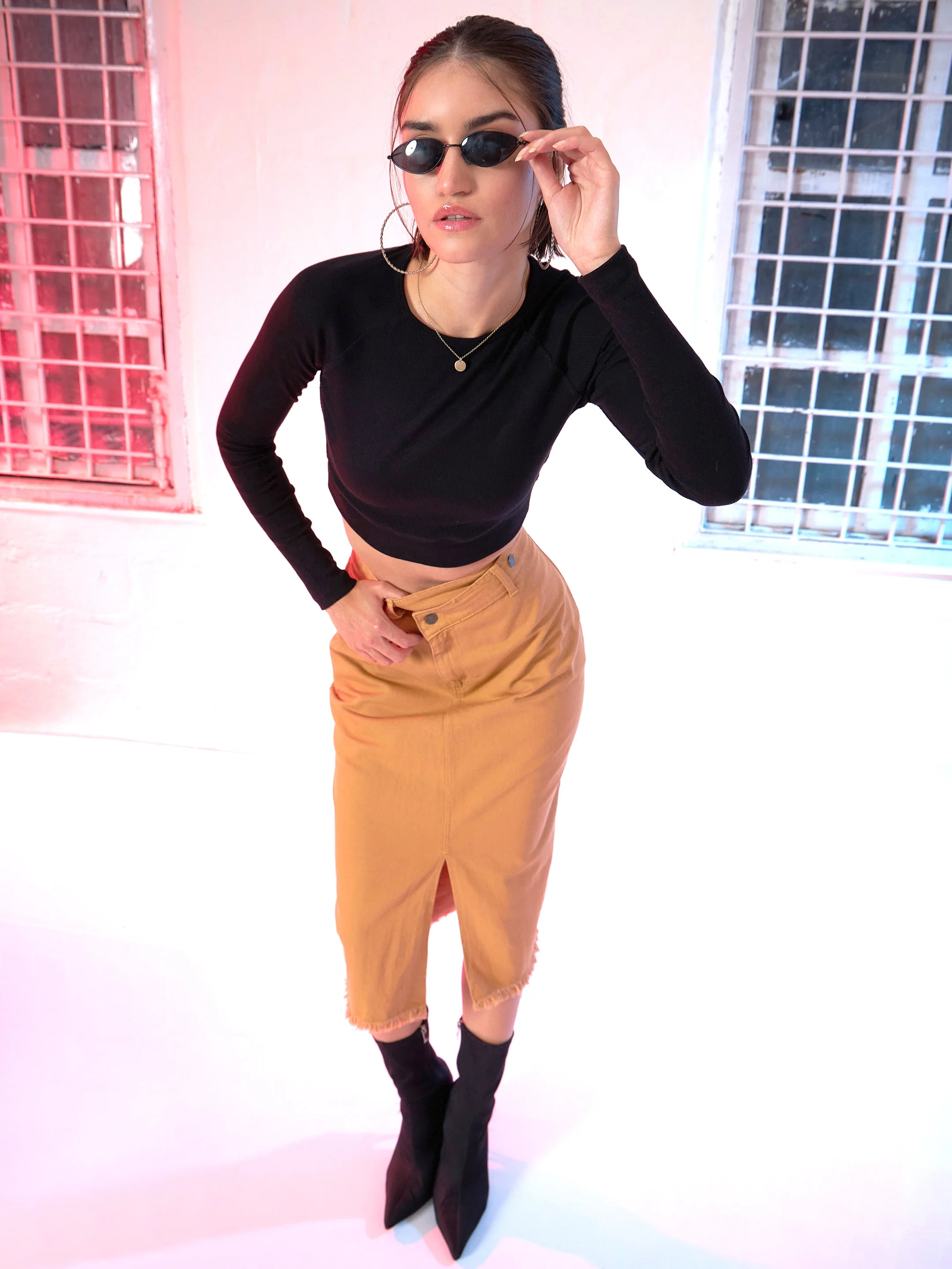 Women Black Rib Full Sleeve Crop Top - Image 3