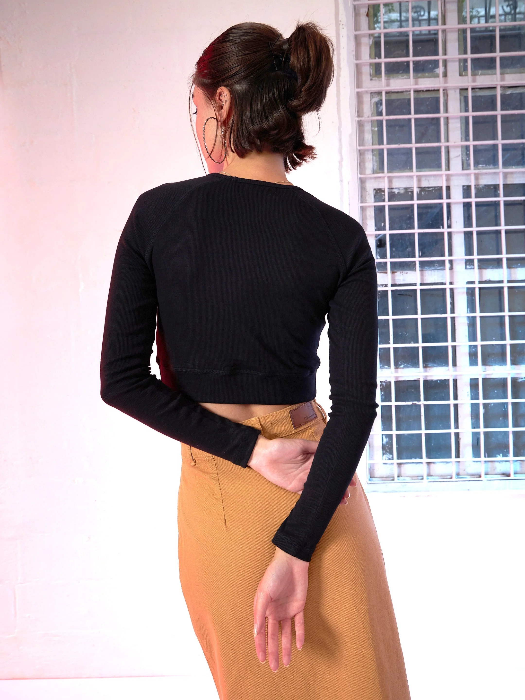 Women Black Rib Full Sleeve Crop Top - Image 6
