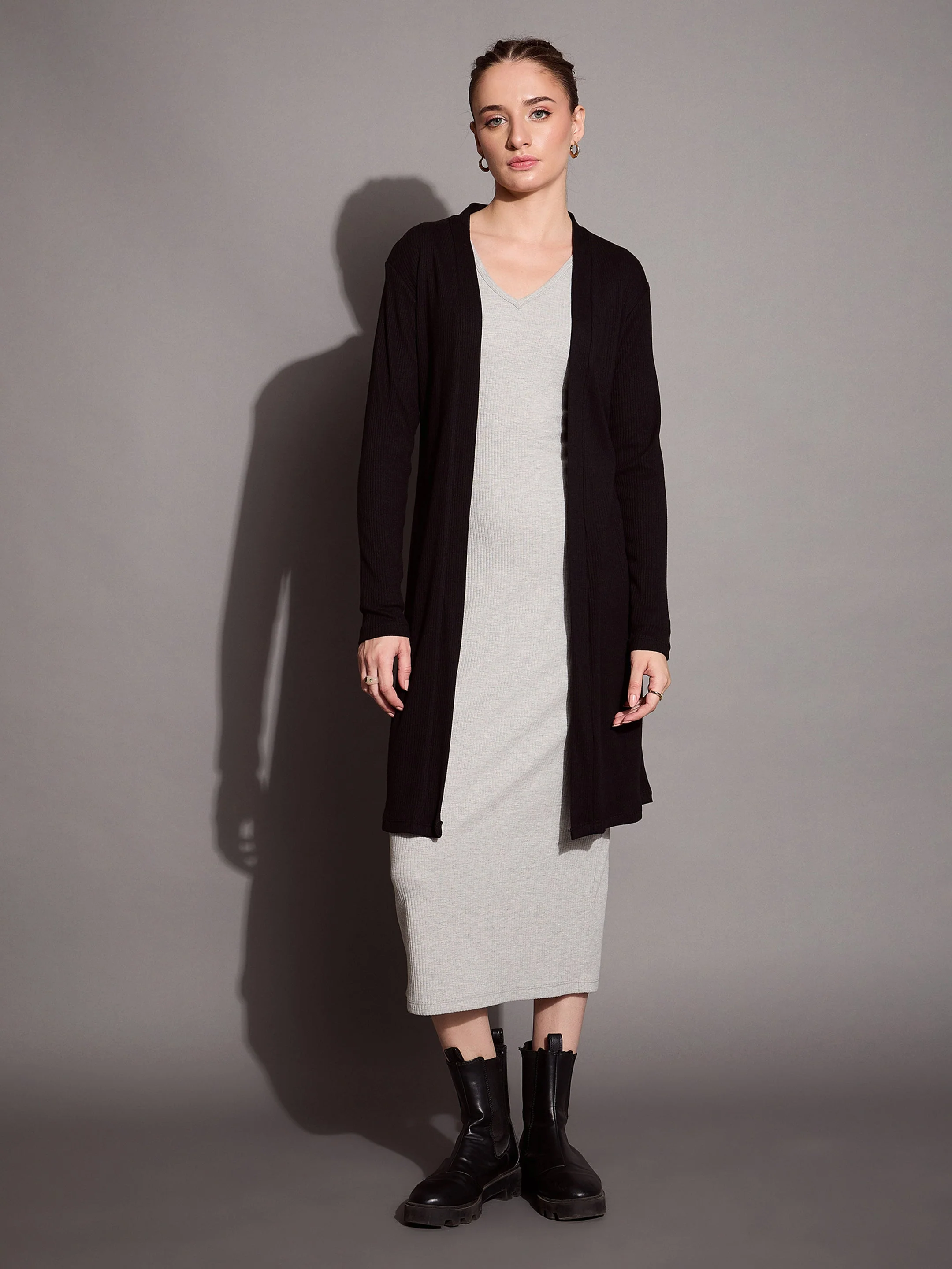 Women Black Rib Full Sleeves Shrug - Image 4