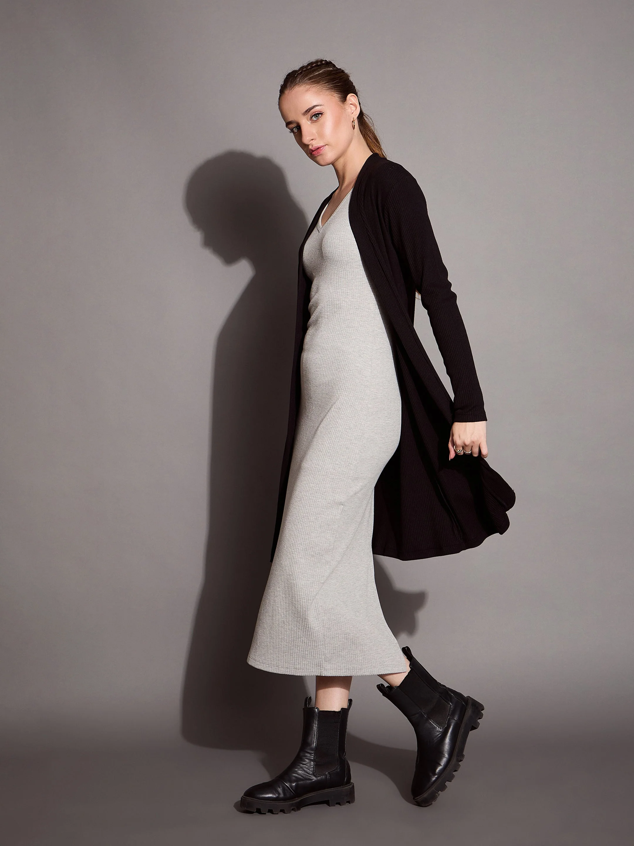 Women Black Rib Full Sleeves Shrug - Image 5