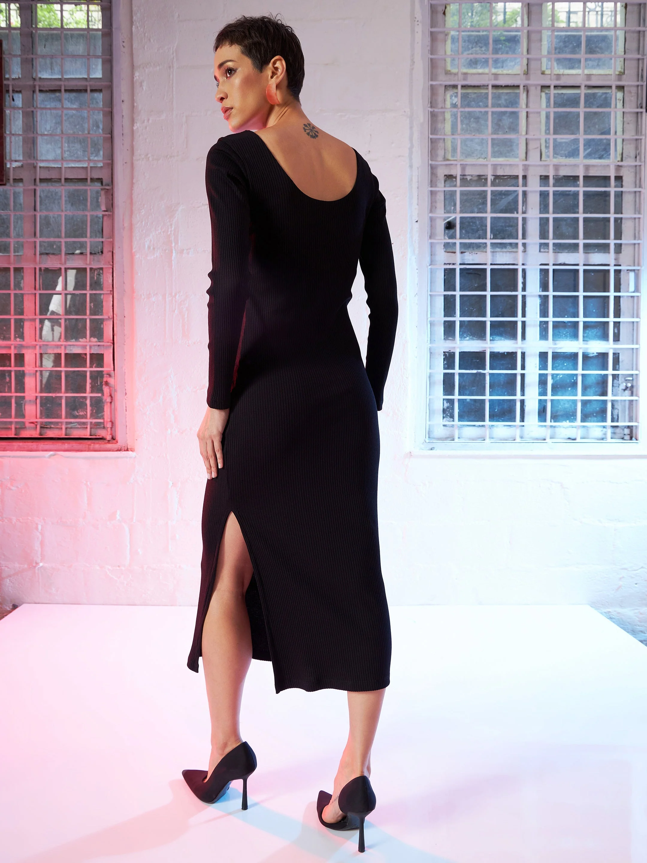 Women Black Rib Sweetheart Neck Midi Dress - Image 5