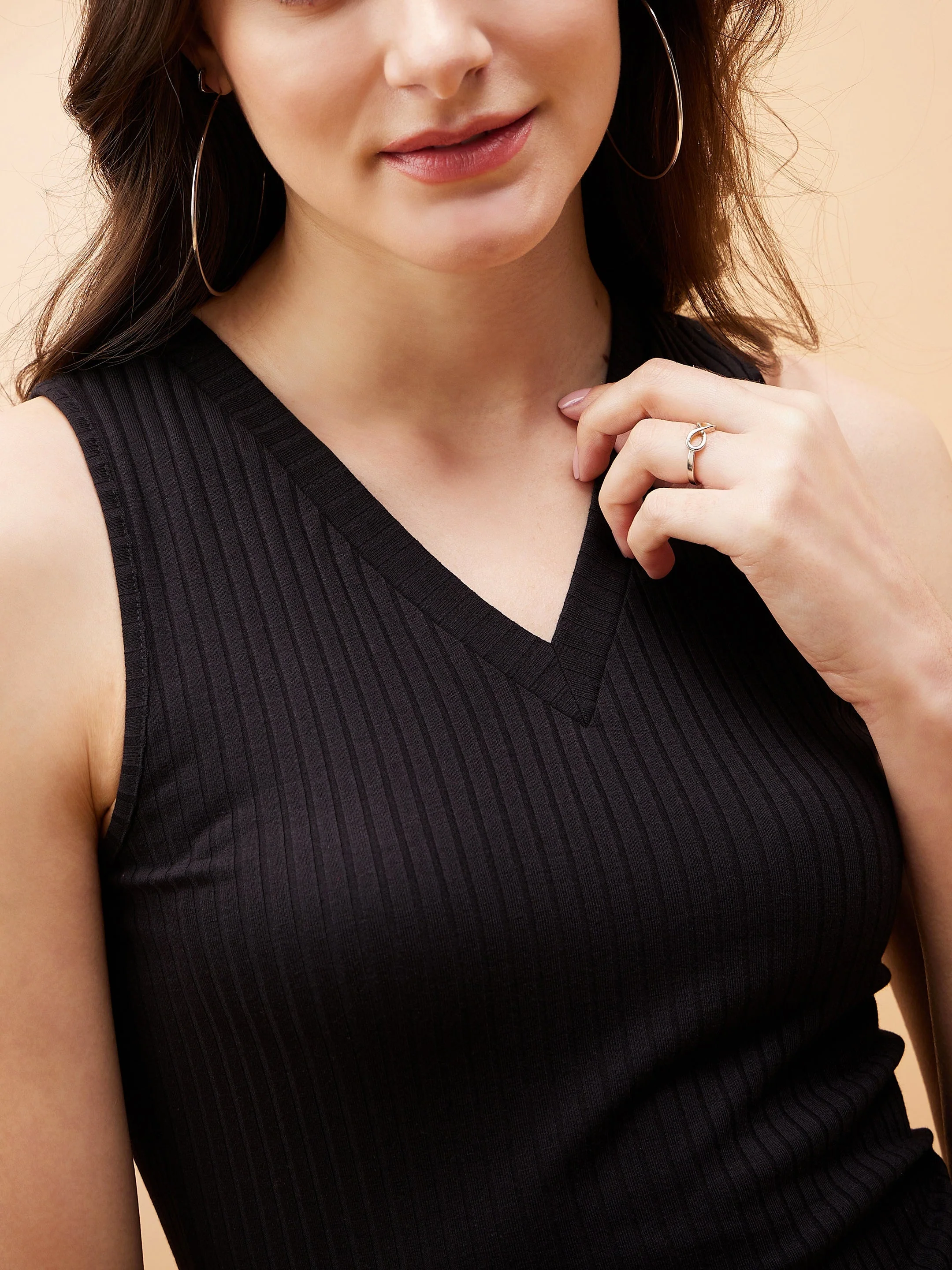 Women Black Rib V-Neck Sleeveless Midi Dress - Image 3