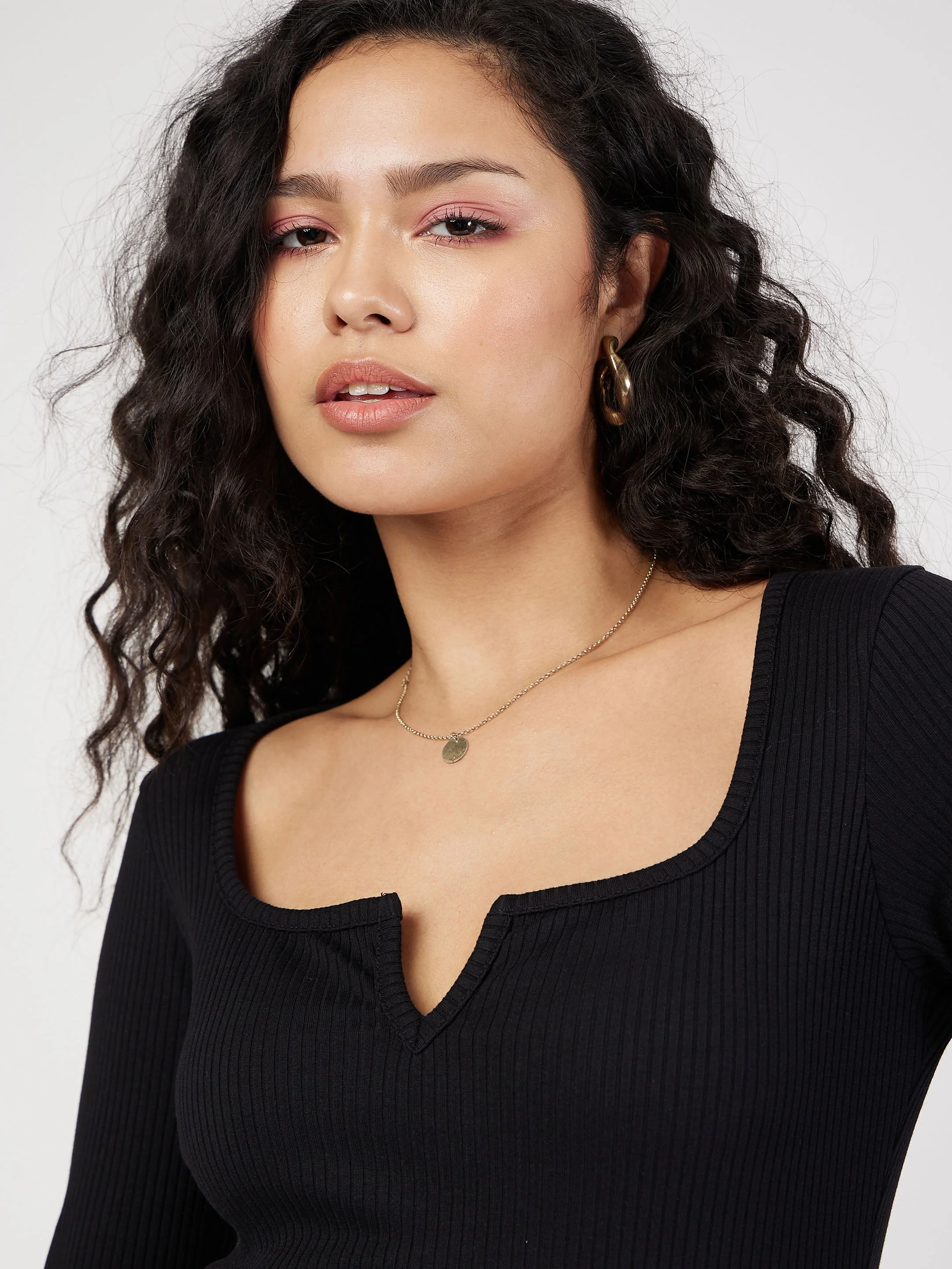 Women Black Rib V-Neck Top - Image 4