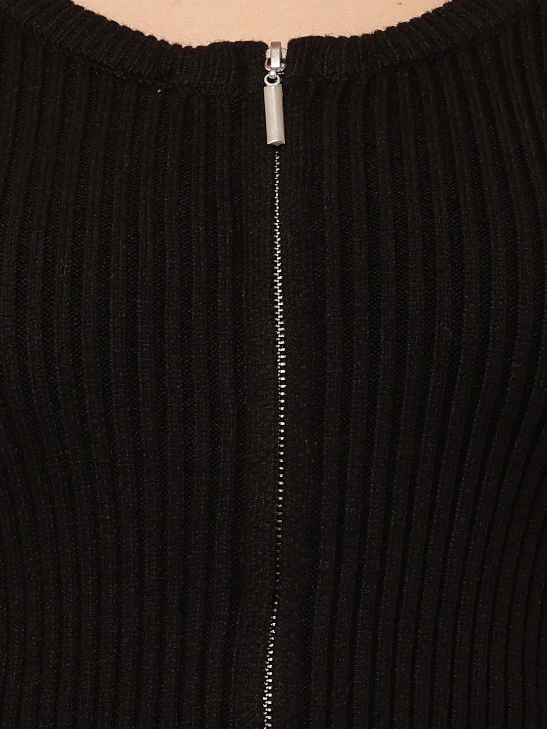 Women Black Ribbed Round Neck Full Sleeve Sweater - Image 5