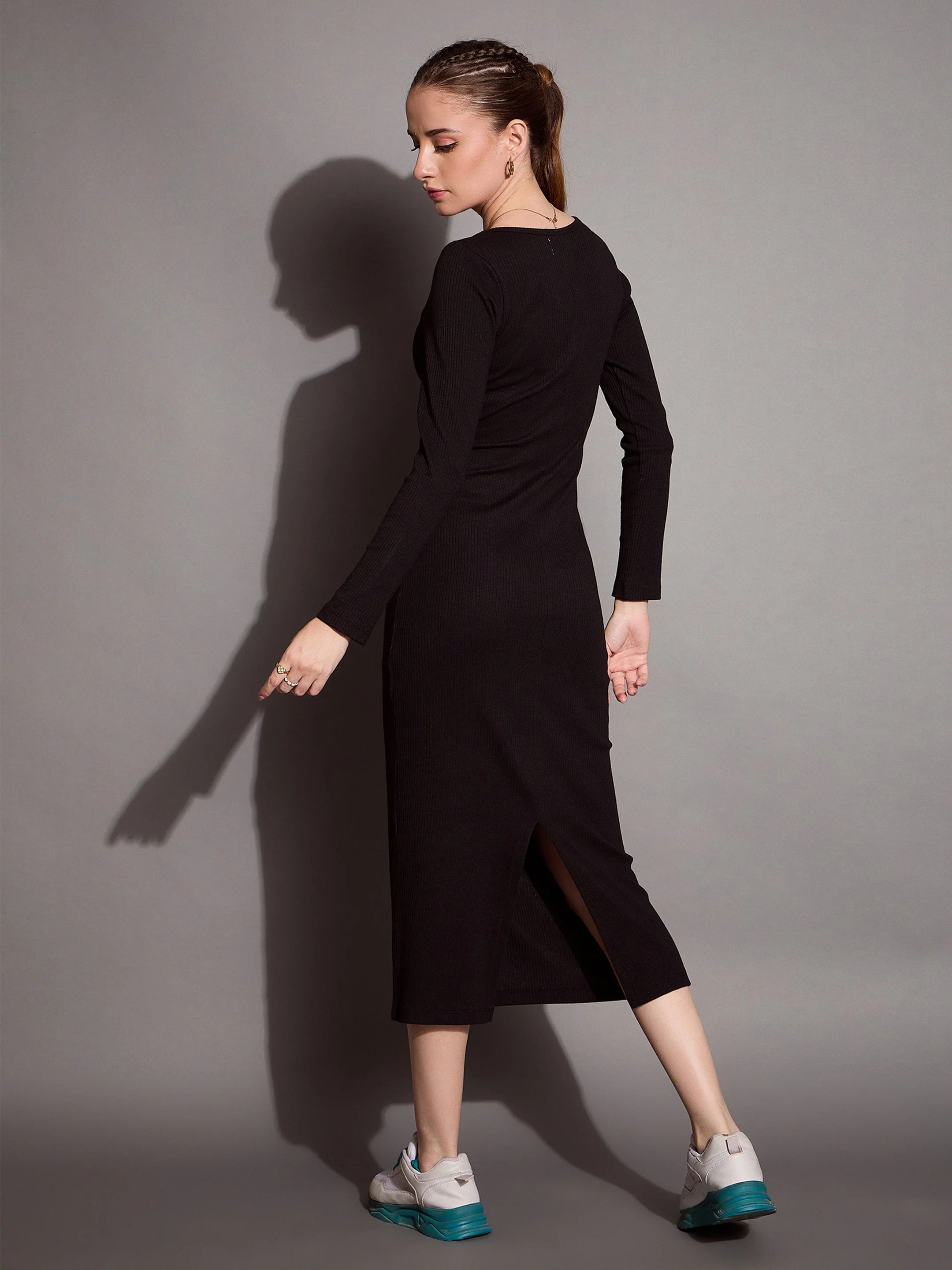 Women Black Ribbed V-Neck Full Sleeves Bodycon Dress - Image 5