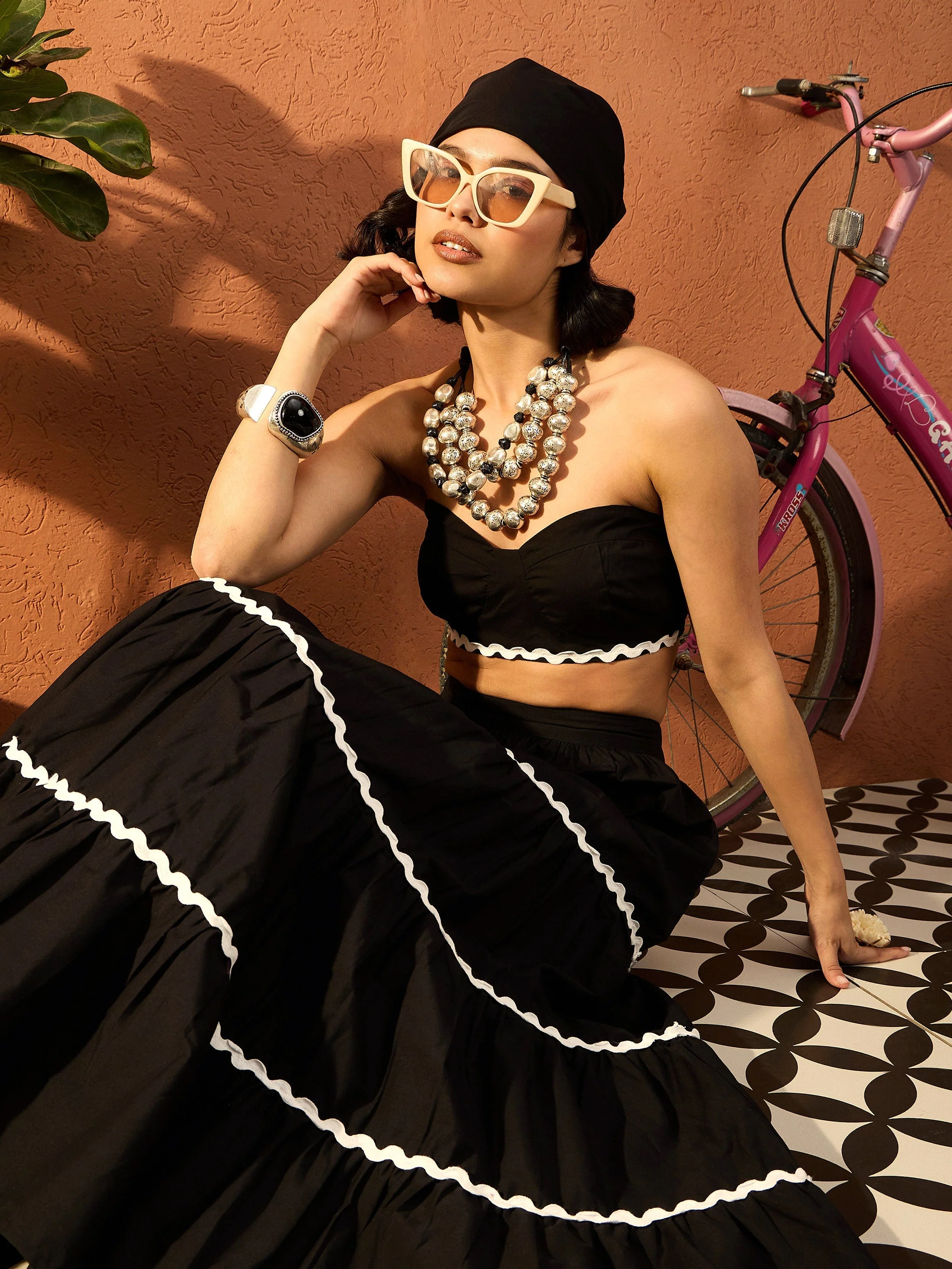 Women Black Ric Rac Lace Bustier Top With Tiered Skirt - Image 2