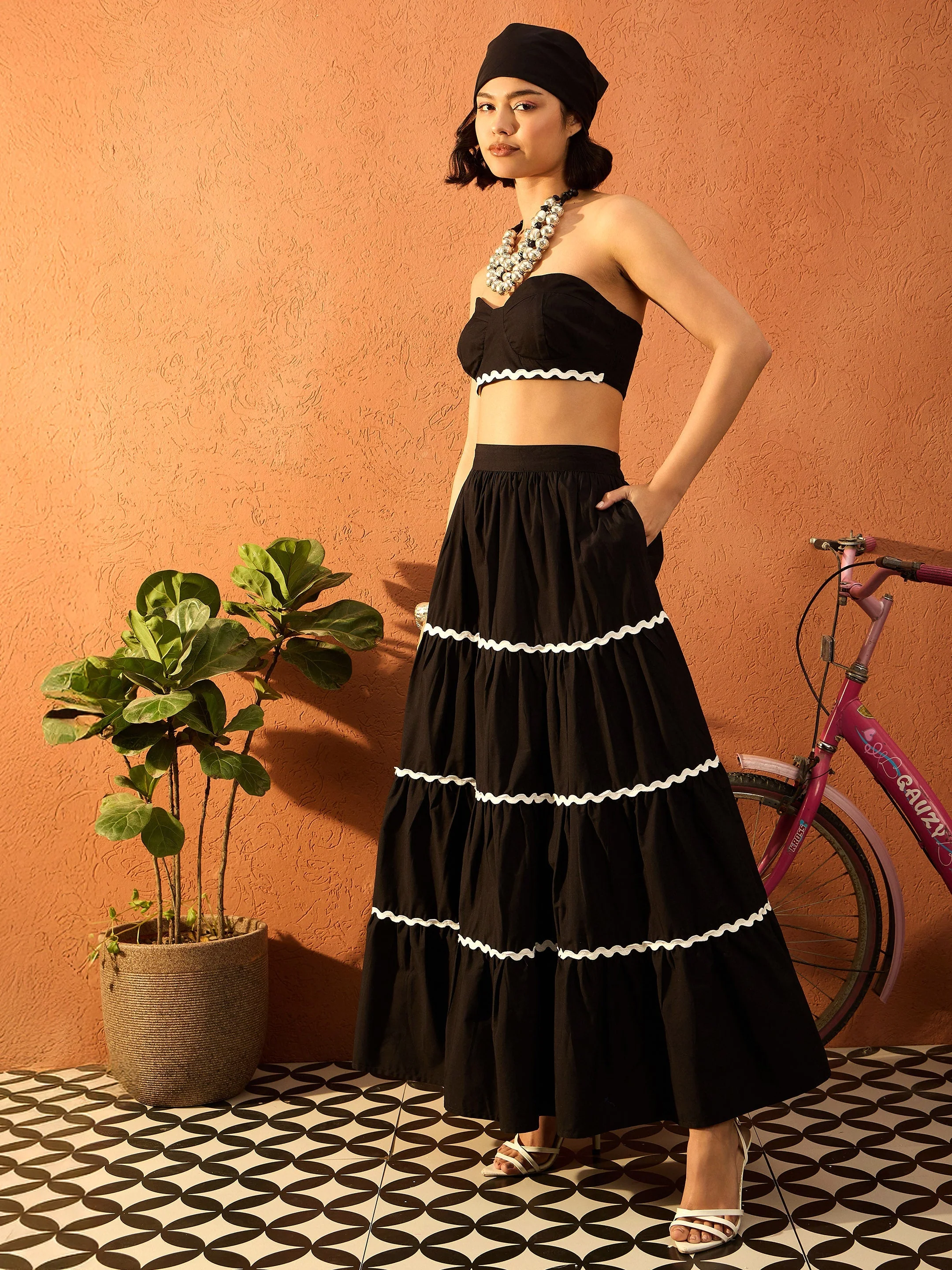Women Black Ric Rac Lace Bustier Top With Tiered Skirt - Image 3