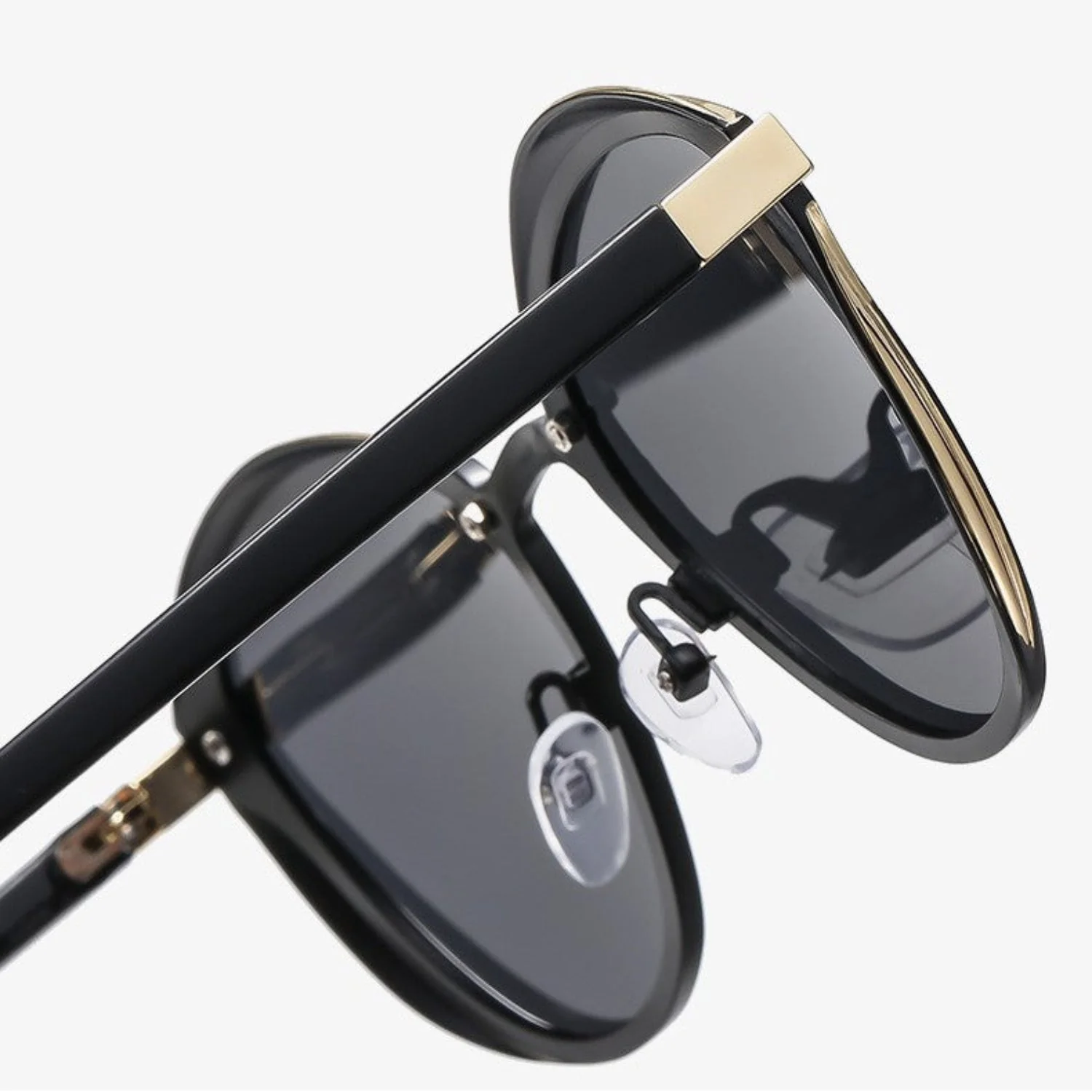 Women Black Round Gold Sunglasses - Image 2