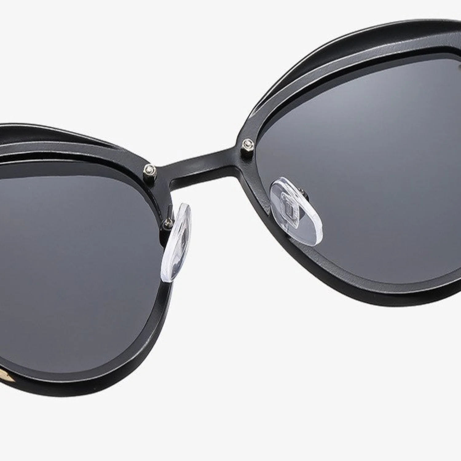 Women Black Round Gold Sunglasses - Image 4