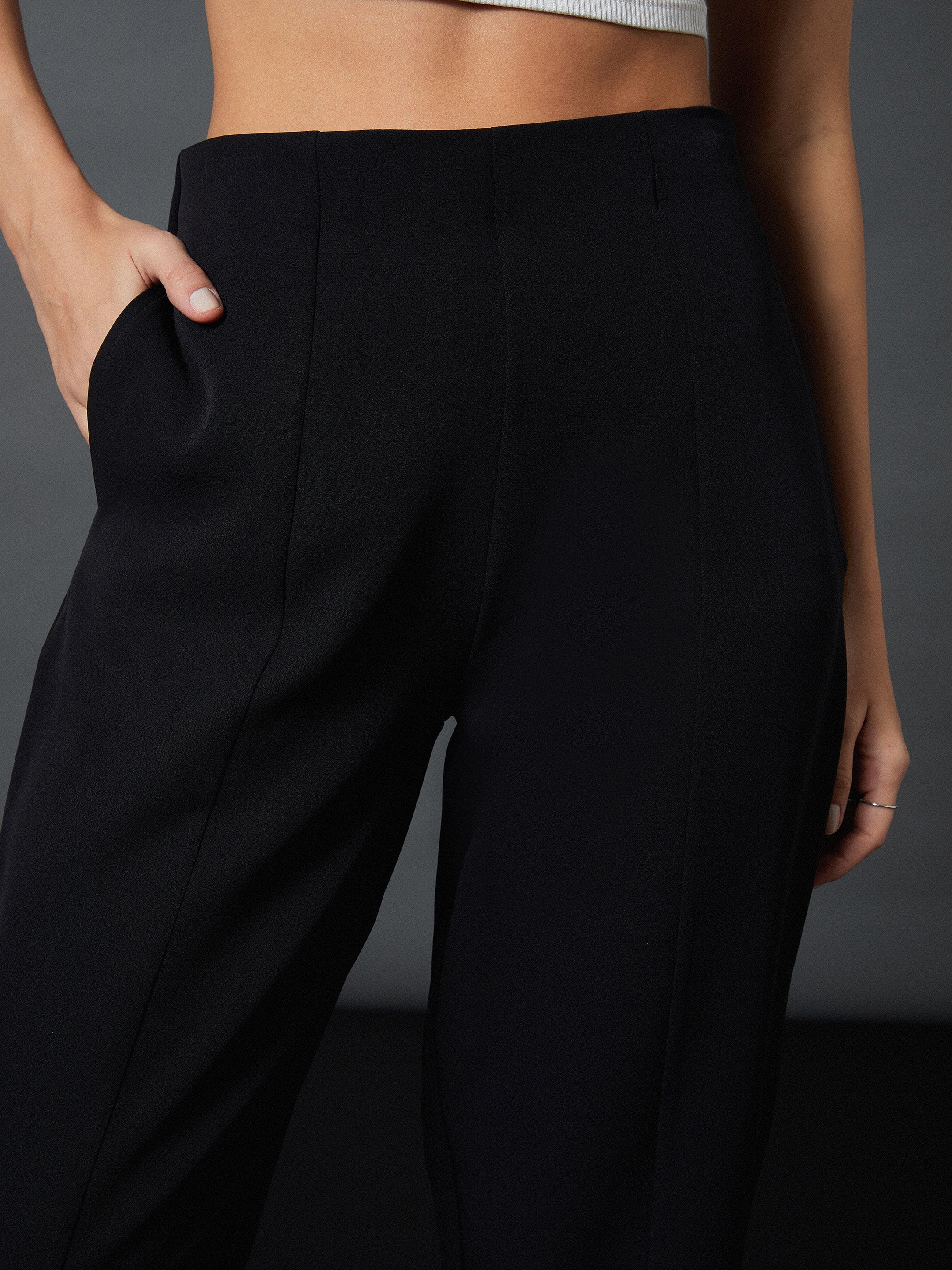 Women Black Shawl Collar Blazer With Balloon Fit Pants - Image 5