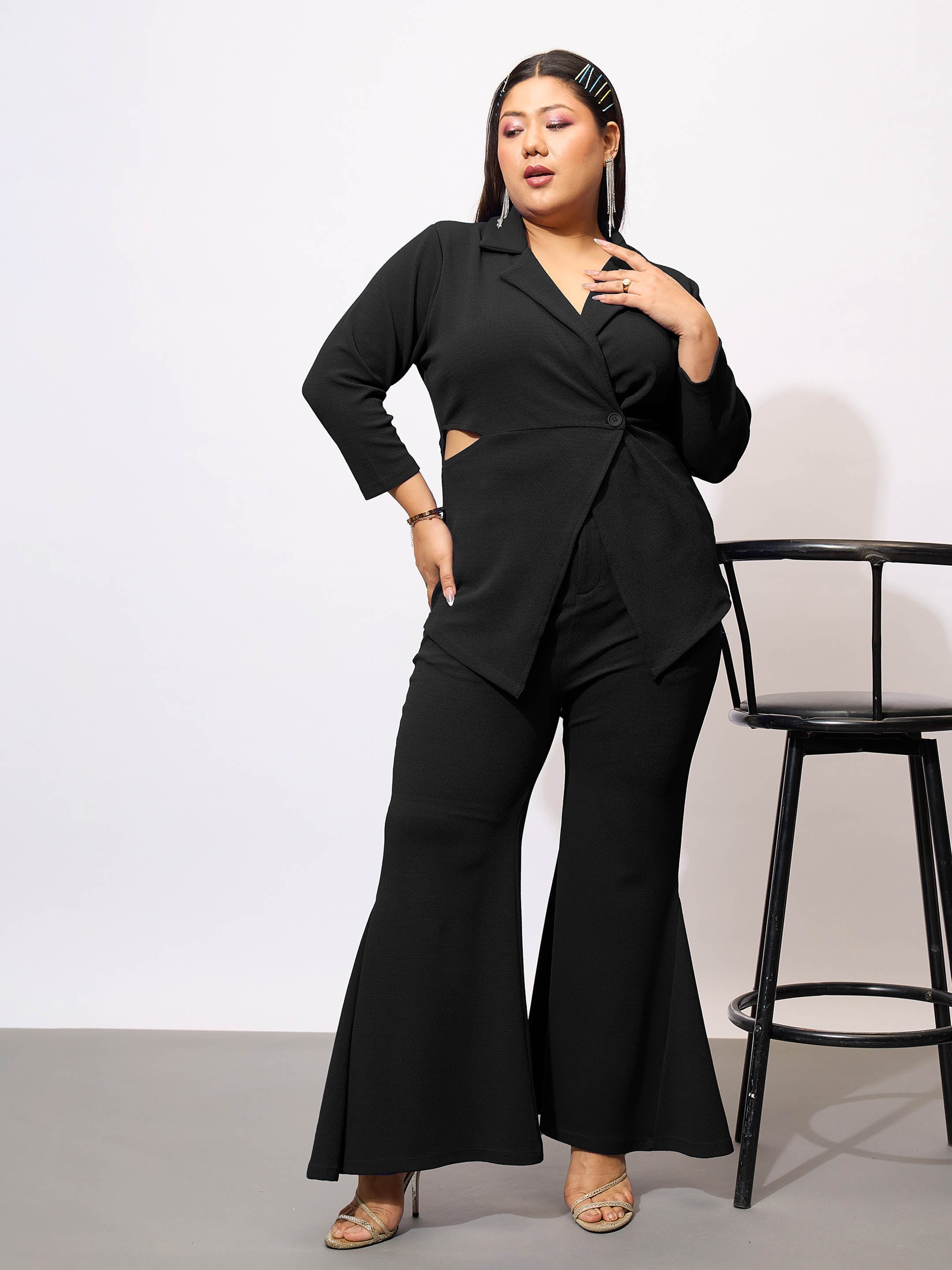 Women Black Side Cut Out Blazer With Kick Pleat Pants - Image 2