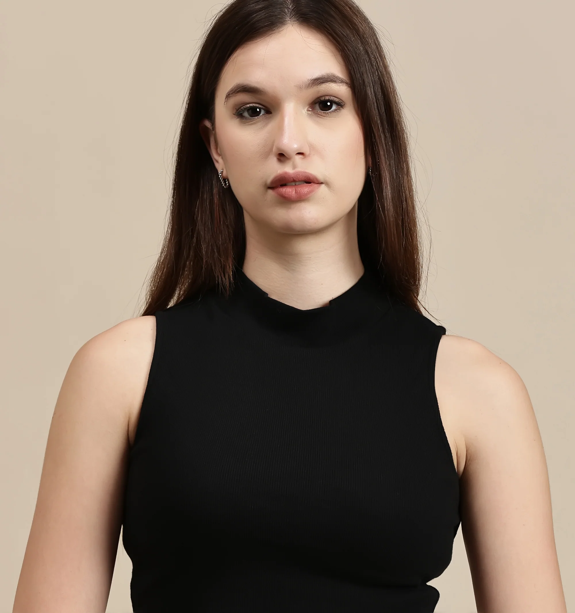 Women Black Sleeveless Crop Top - Image 4