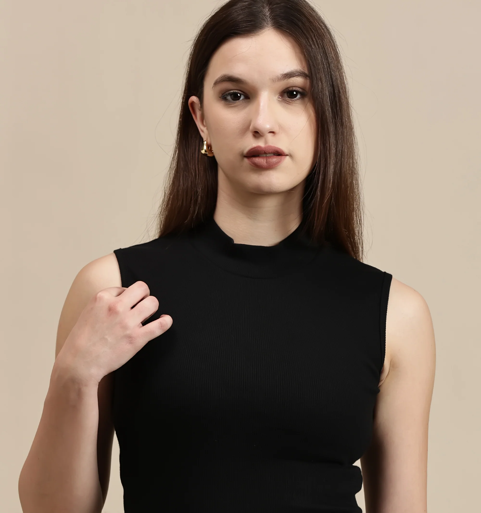 Women Black Sleeveless Top - Image 4