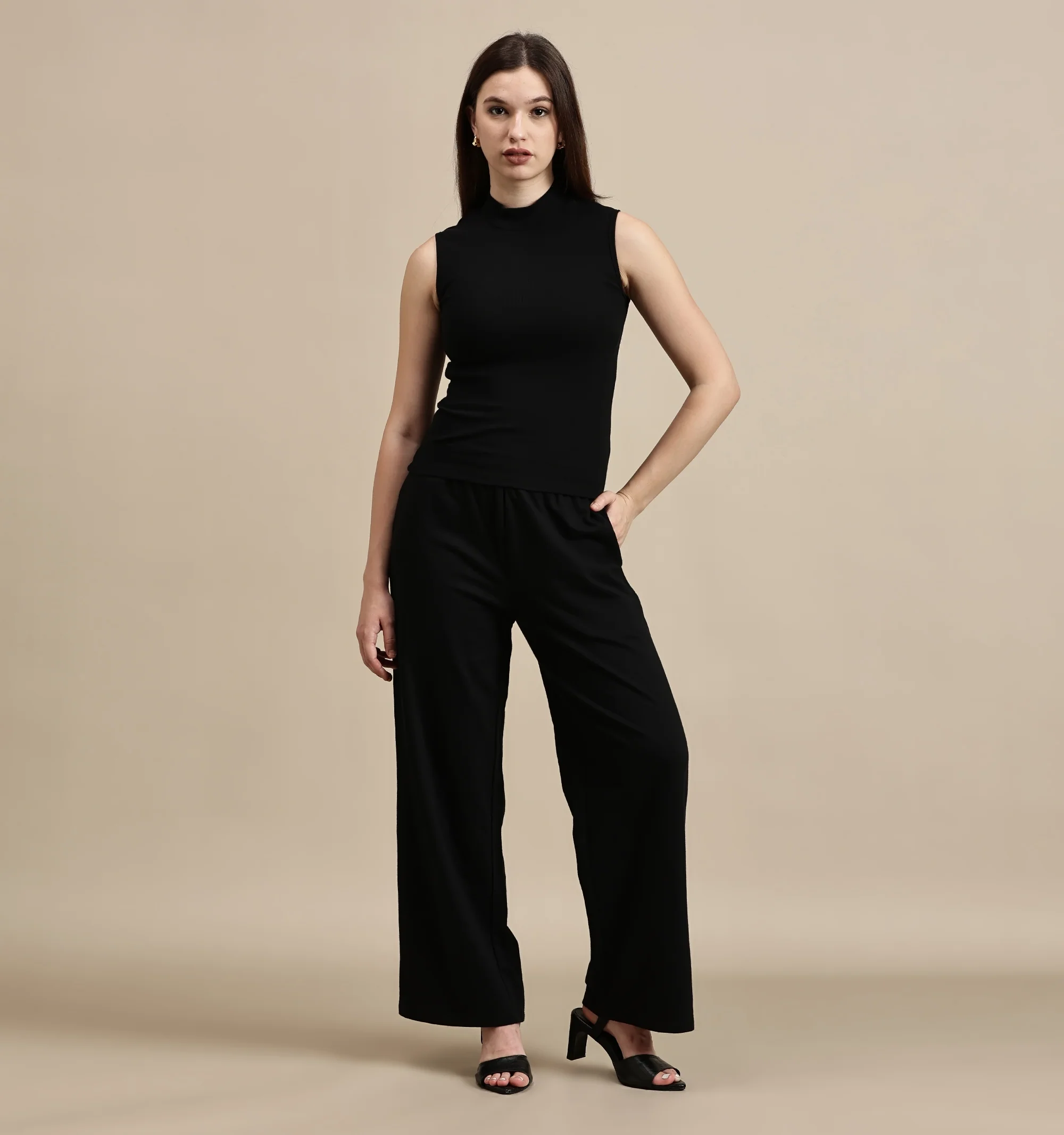 Women Black Sleeveless Top - Image 6