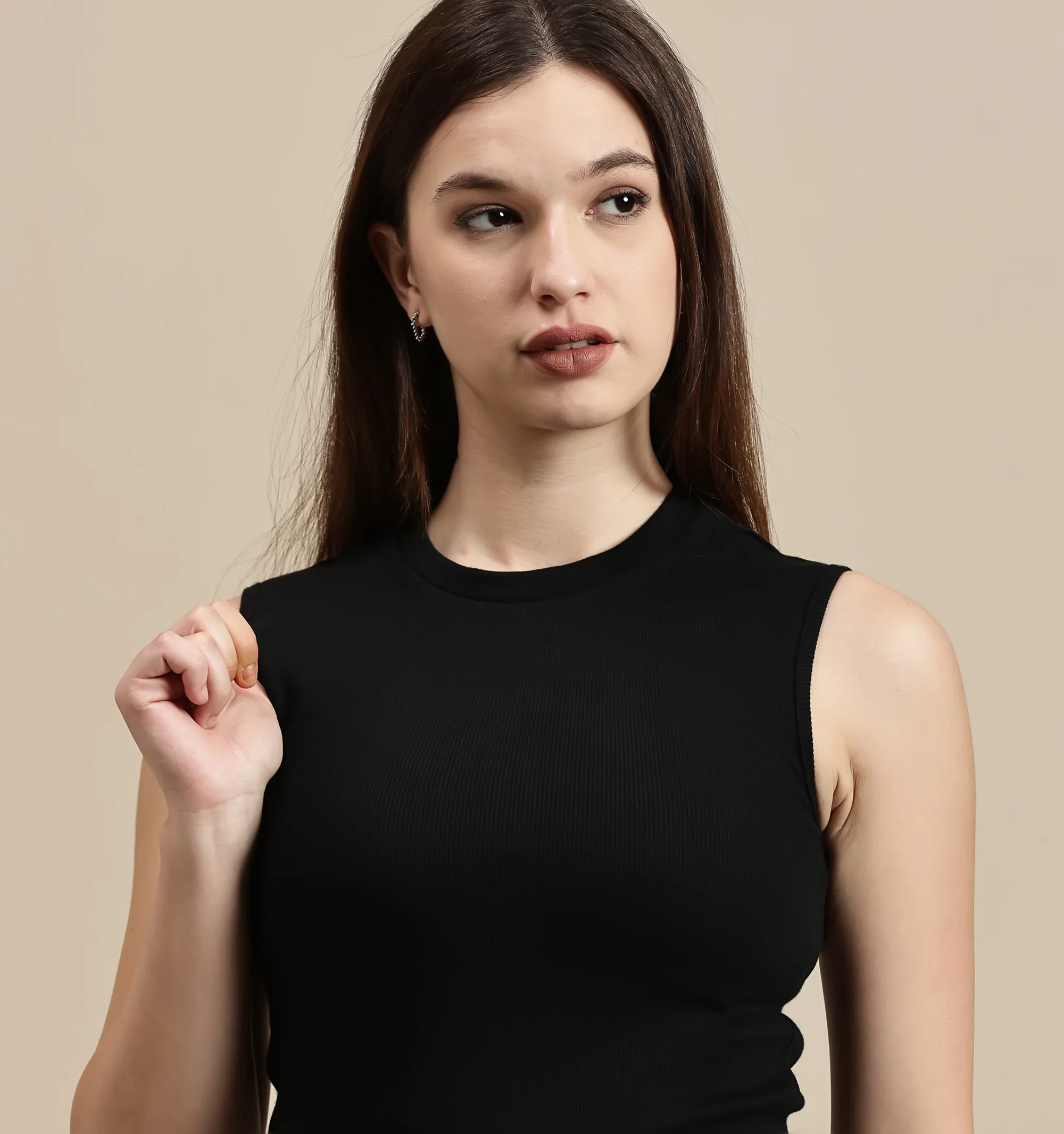 Women Black Sleeveless Top - Image 4