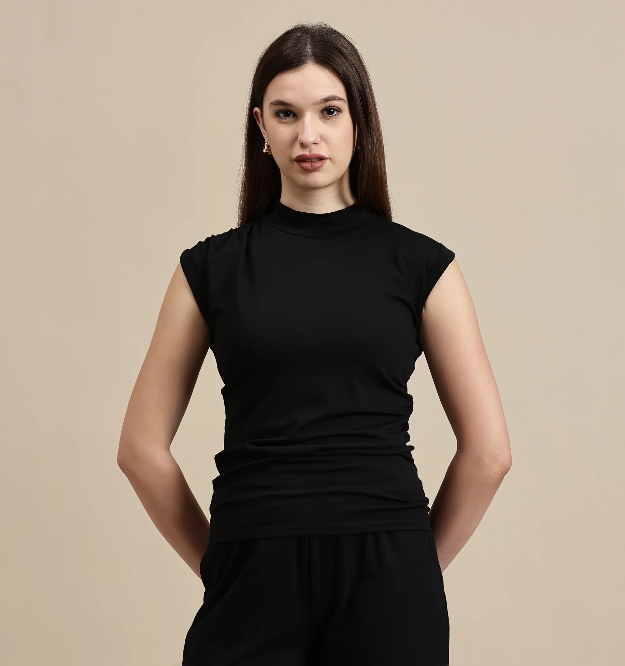 Women Black Sleeveless Top - Image 2