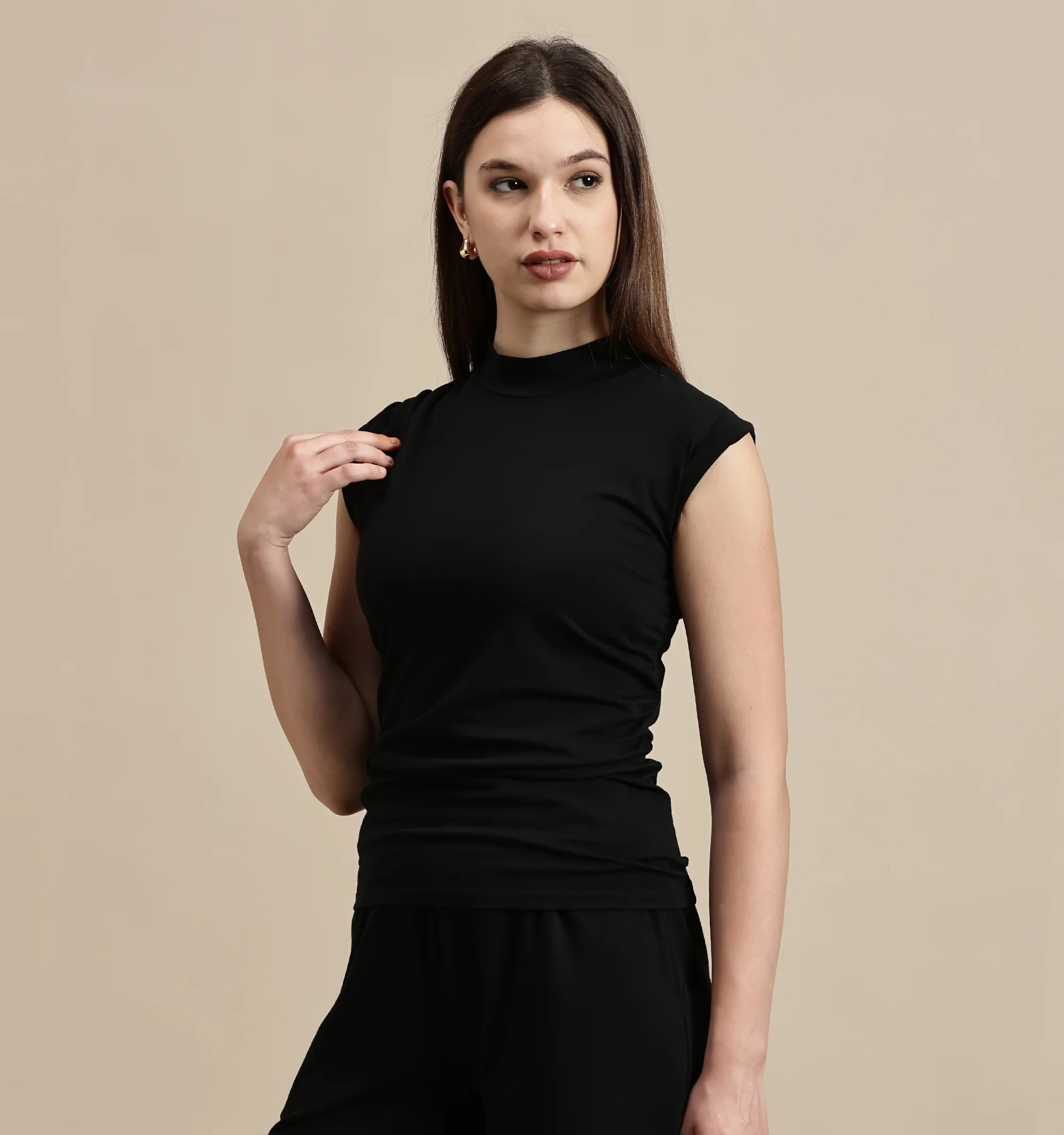 Women Black Sleeveless Top - Image 4