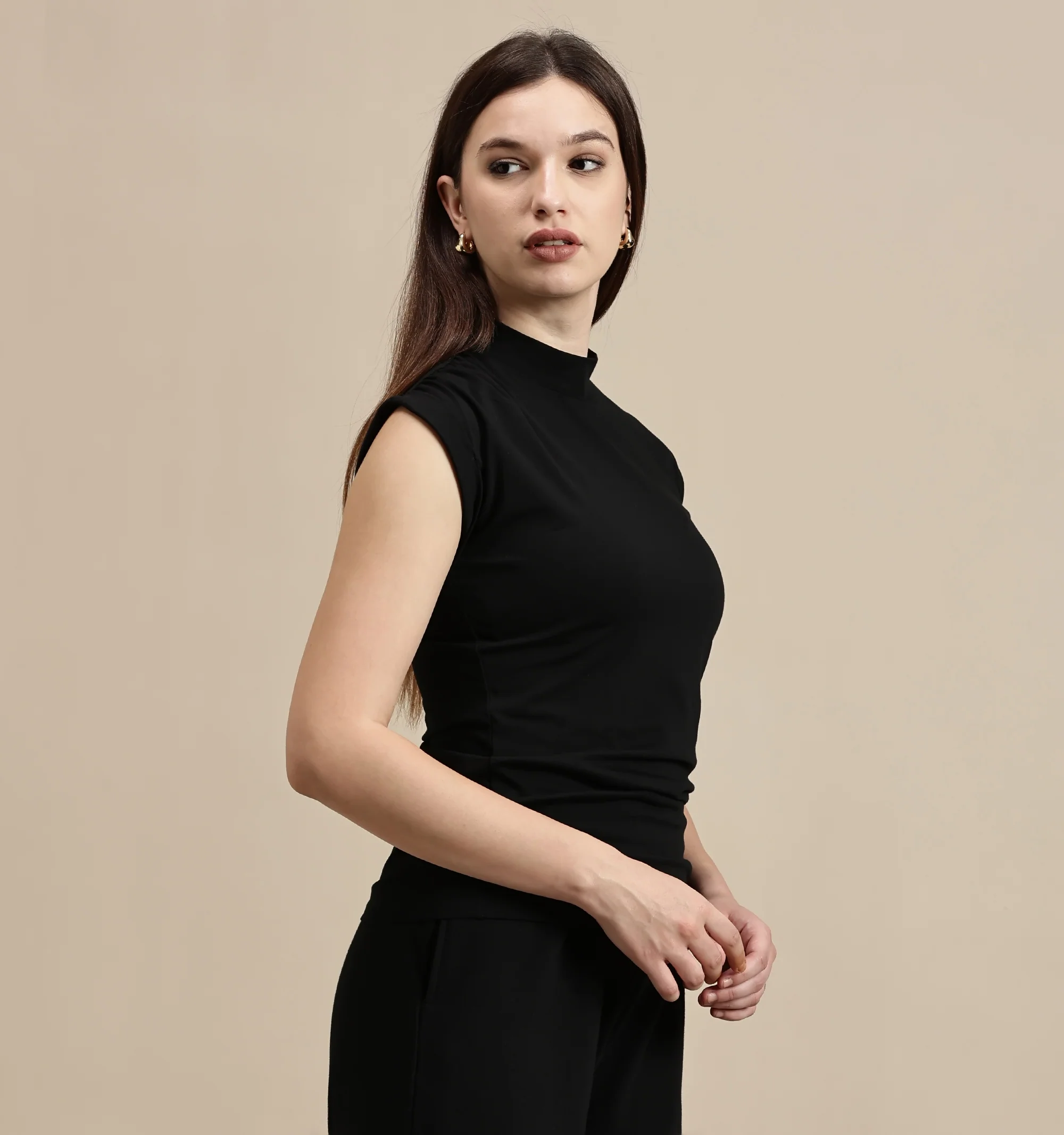 Women Black Sleeveless Top - Image 5