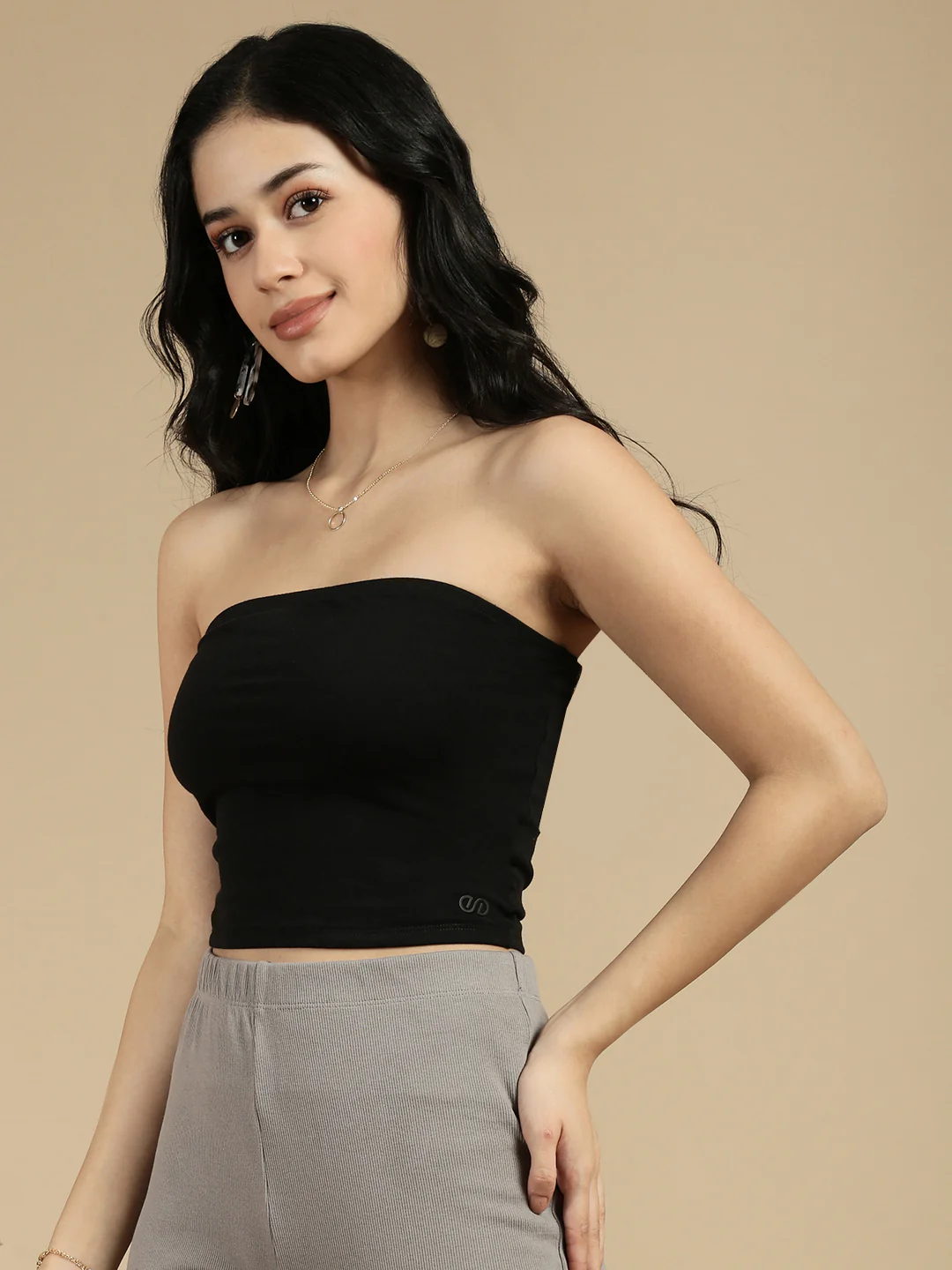 Women Black Sleeveless Top - Image 6