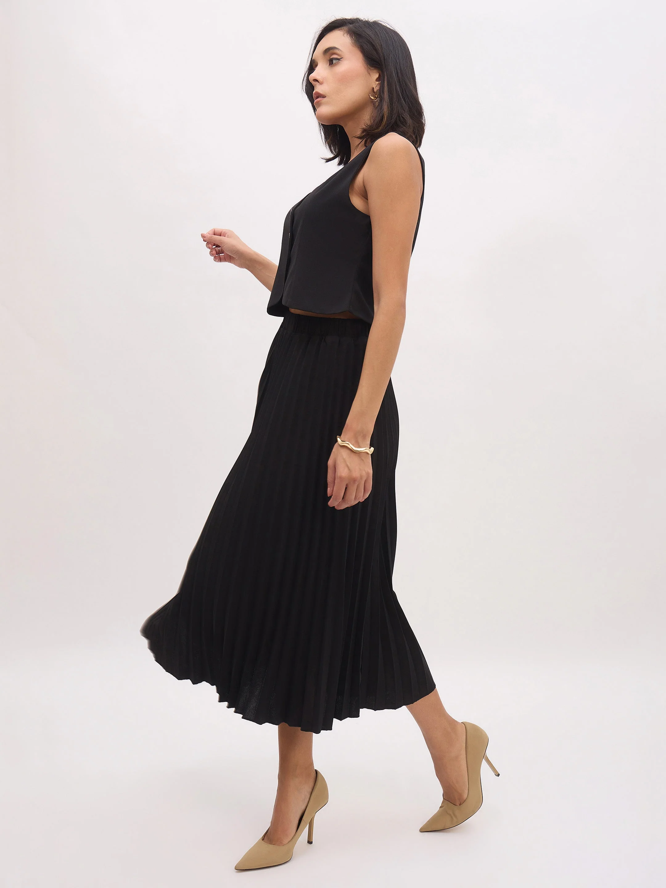 Women Black Sleeveless Waistcoat With Midi Skirt - Image 2