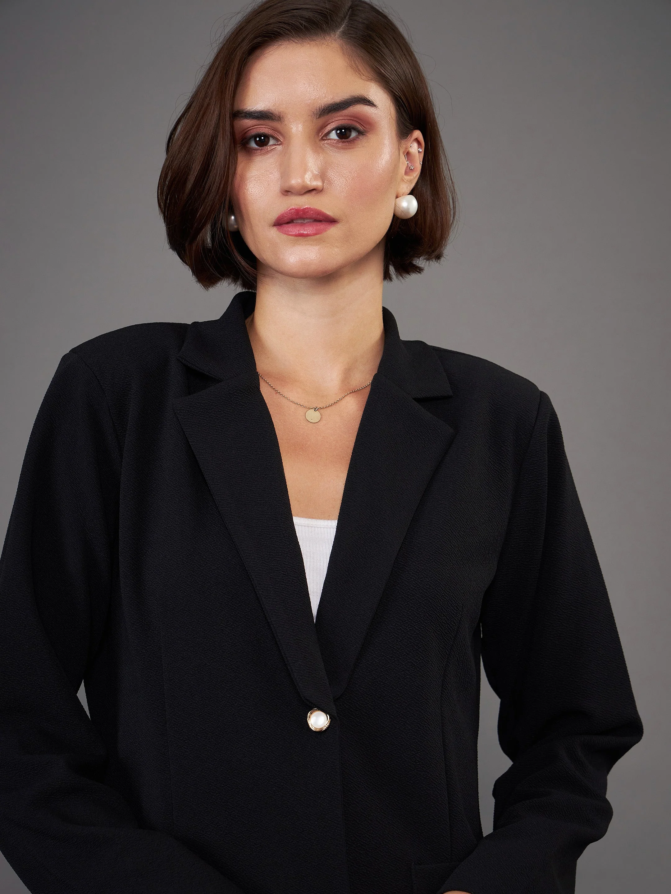Women Black Slim Fit Blazer - Image 4
