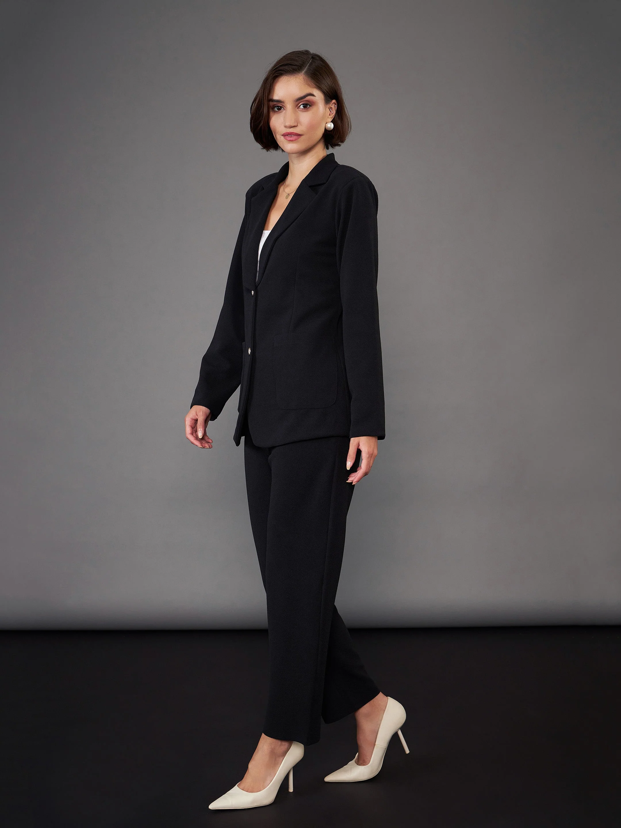 Women Black Slim Fit Blazer With Pleated Pants - Image 5