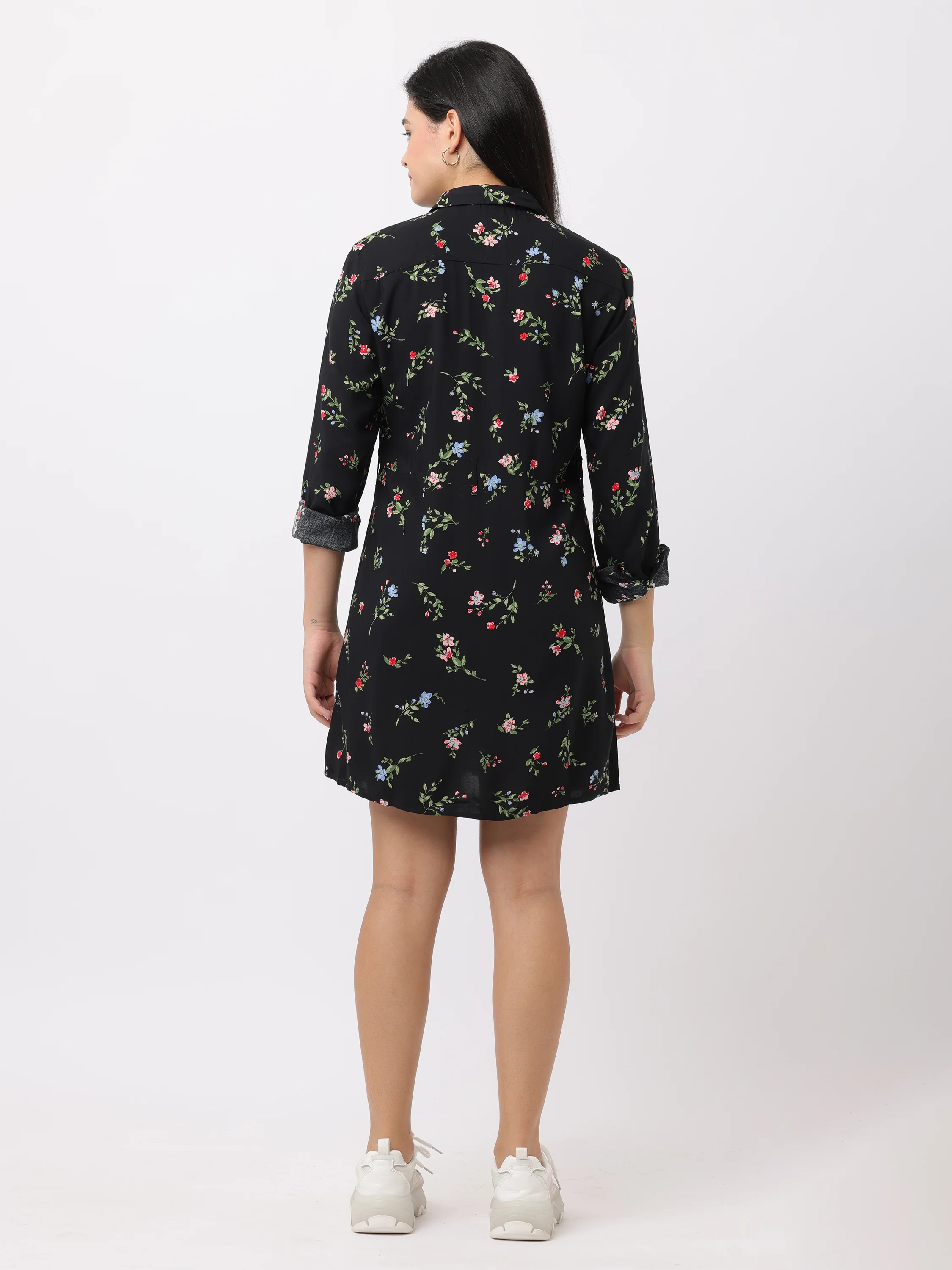 Women Black Slim Fit Printed Dress - Image 4