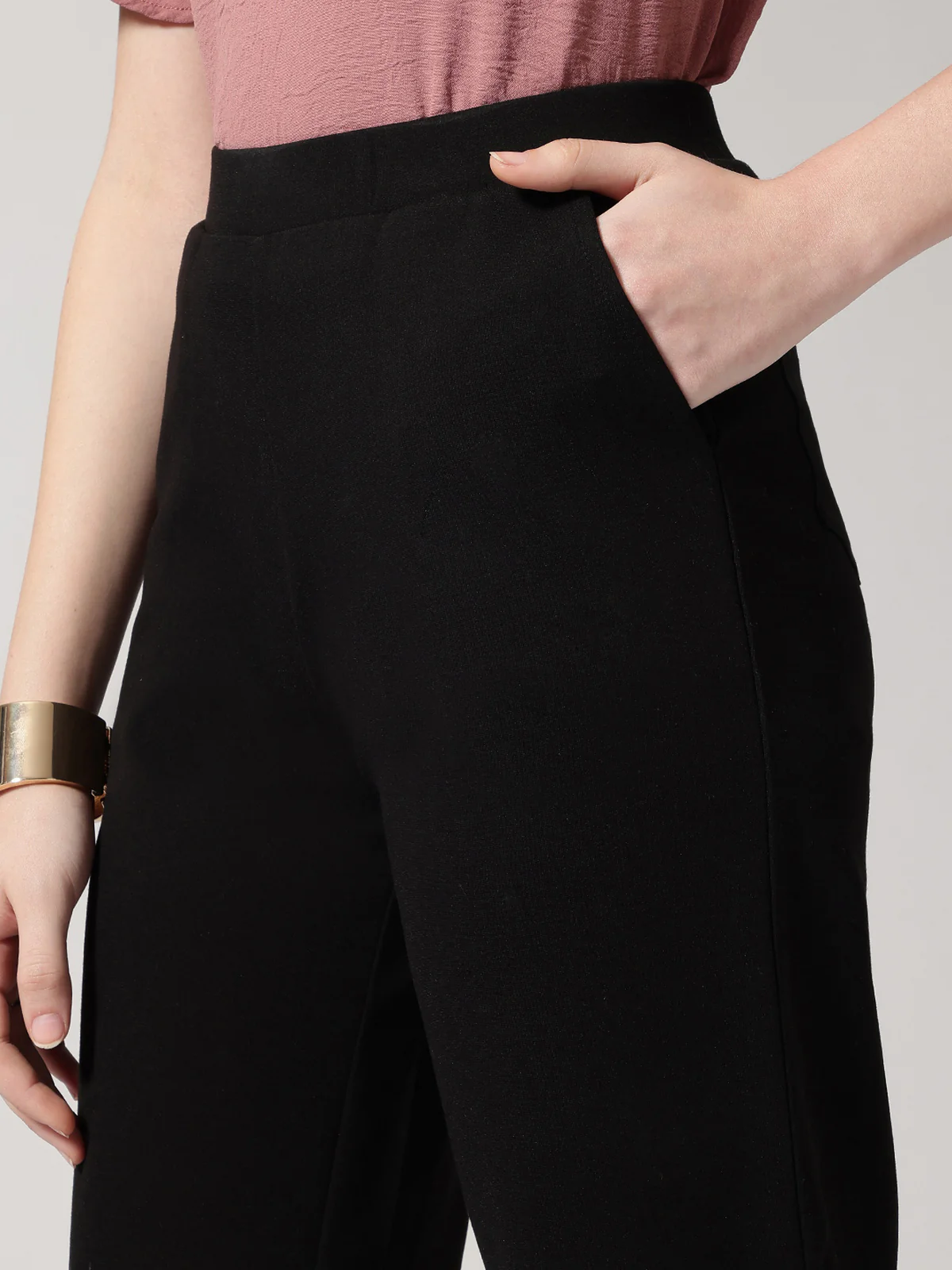 Women Black Solid High-Rise Trousers - Image 5