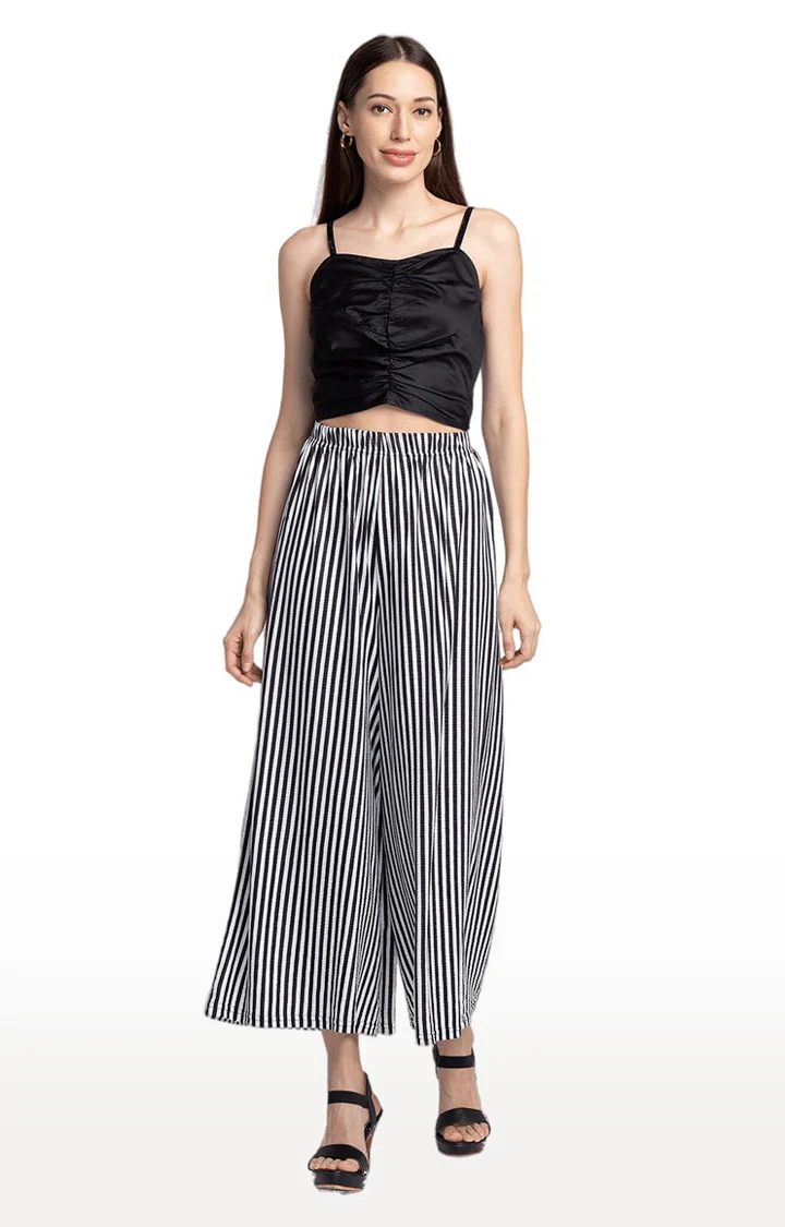 Women Black Solid Crop Top - Image 2