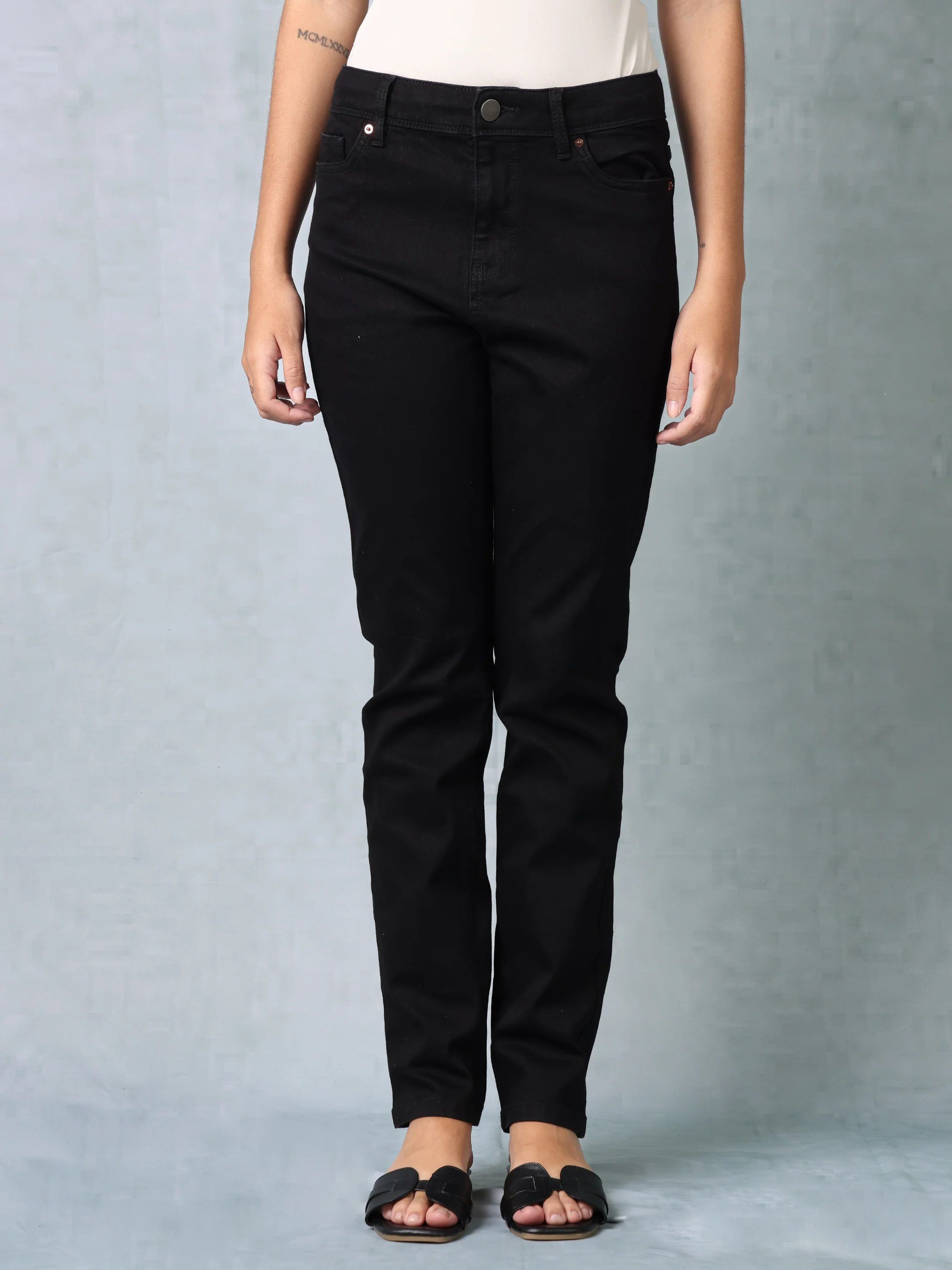 Women Black Straight Fit Jeans - Image 3