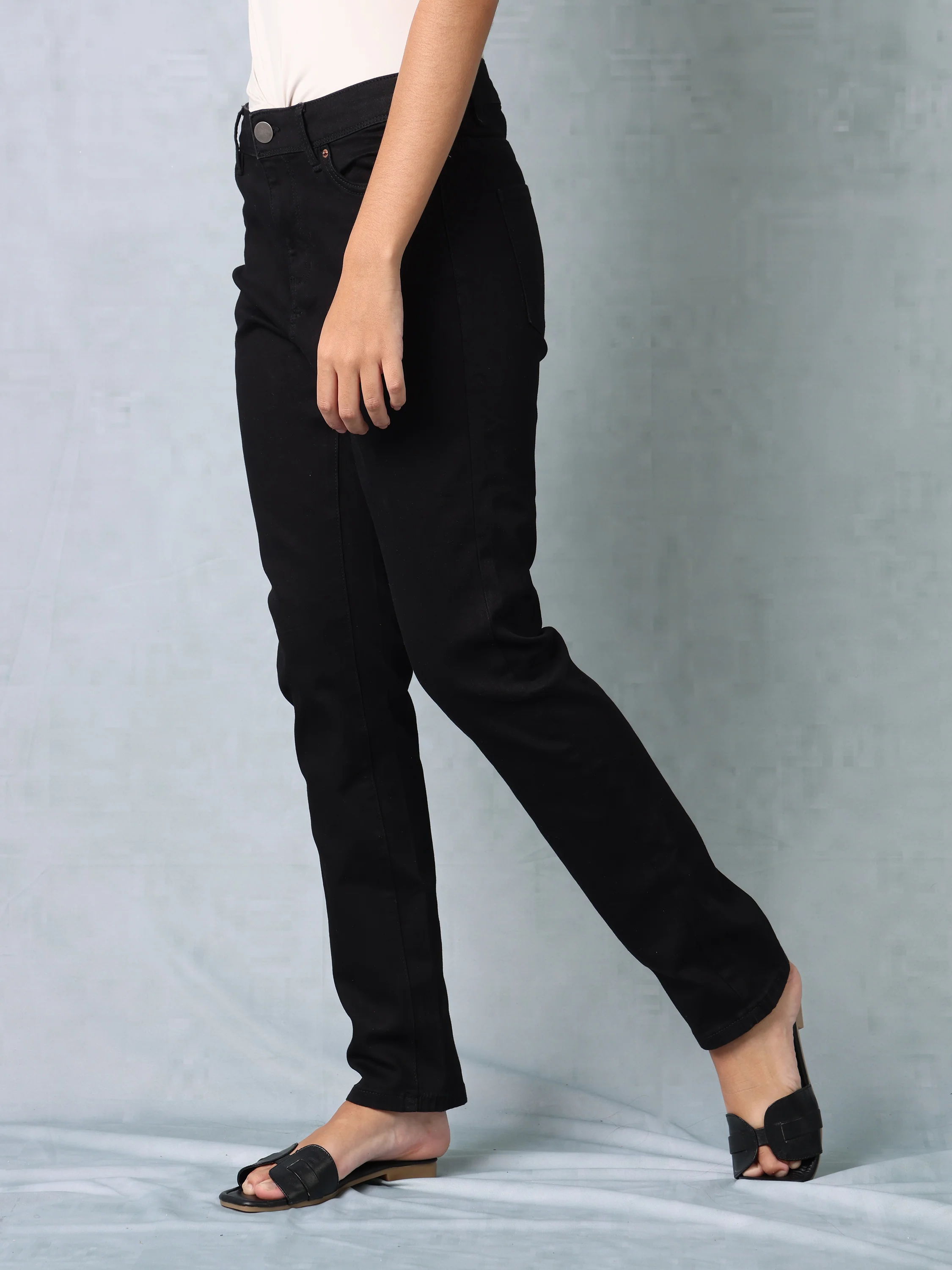 Women Black Straight Fit Jeans - Image 5