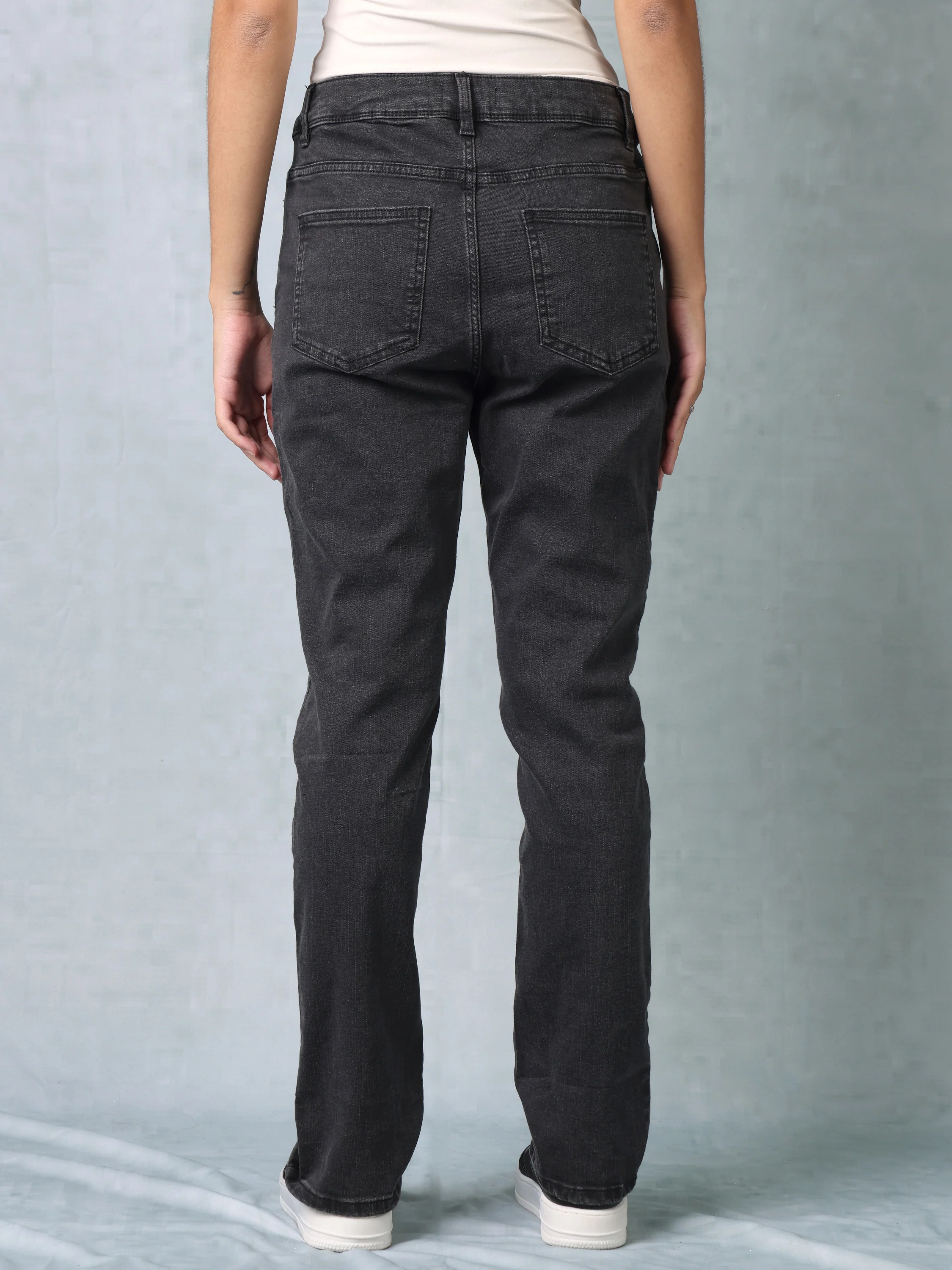 Women Black Straight Fit Jeans - Image 4