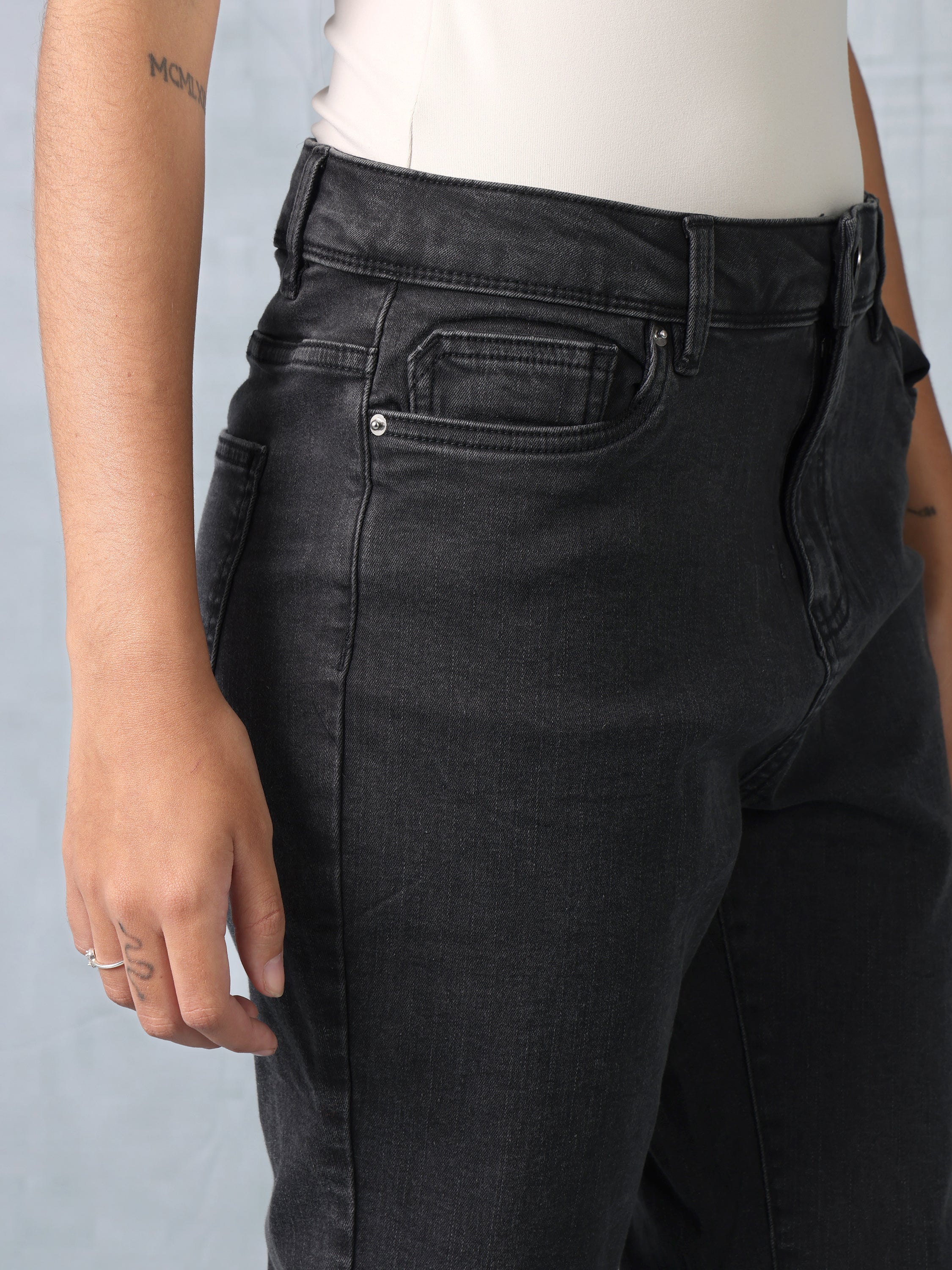 Women Black Straight Fit Jeans - Image 6
