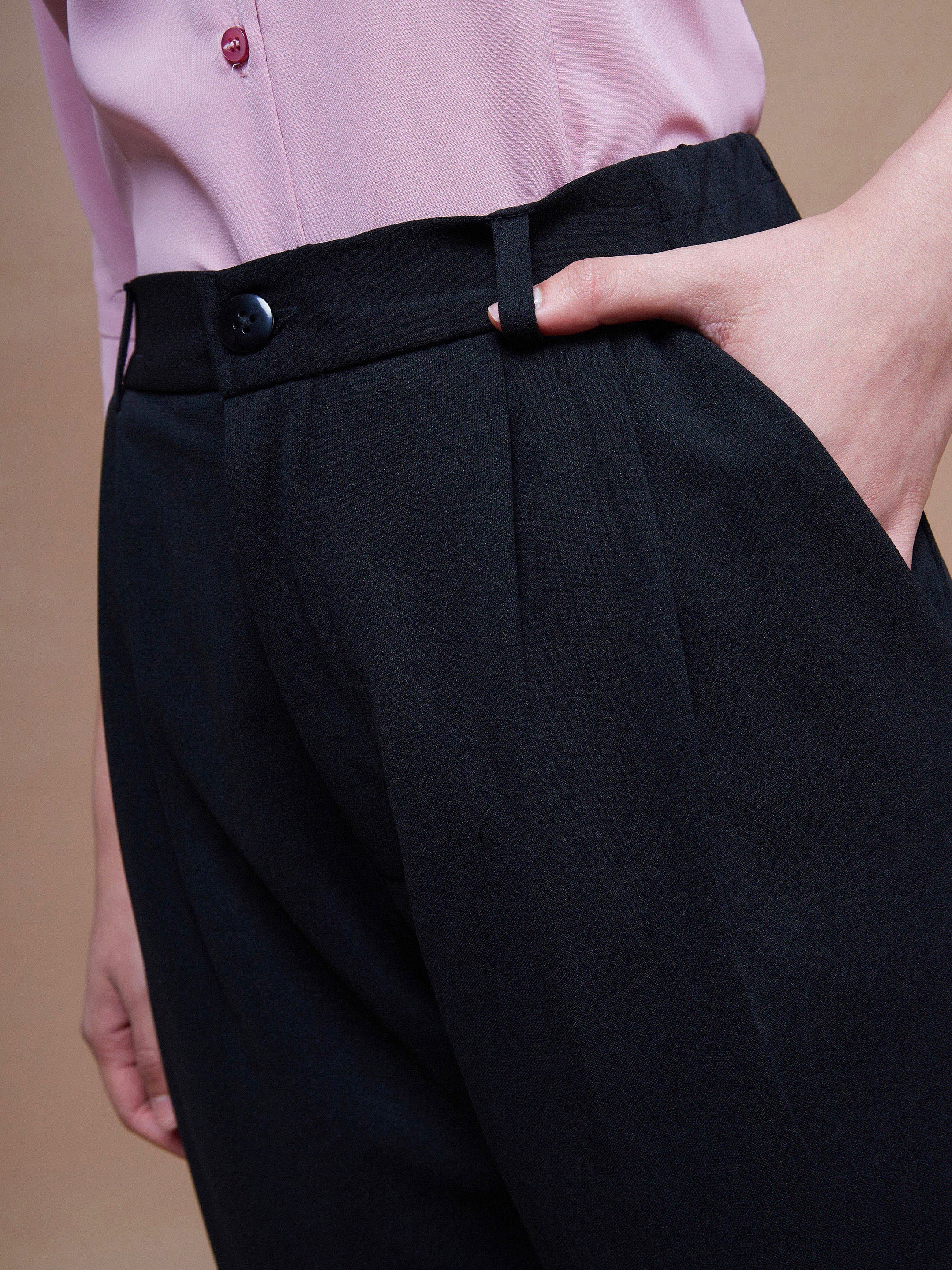 Women Black Stretch Knit Tapered Pants - Image 4