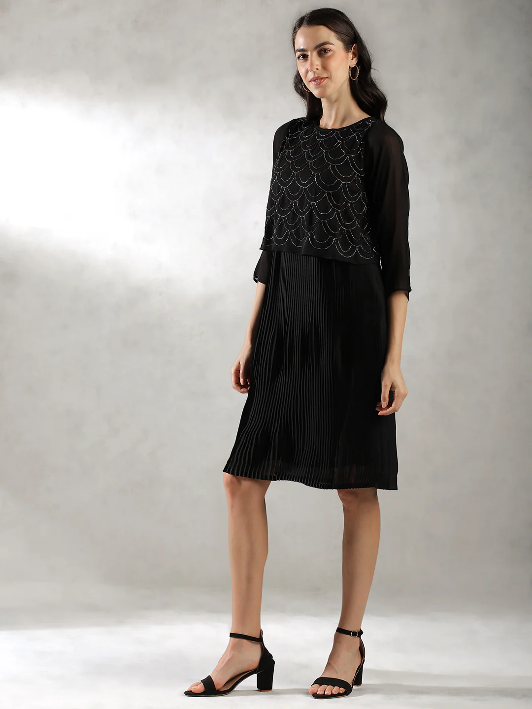 Women Black Sequinned Midi Dress - Image 3
