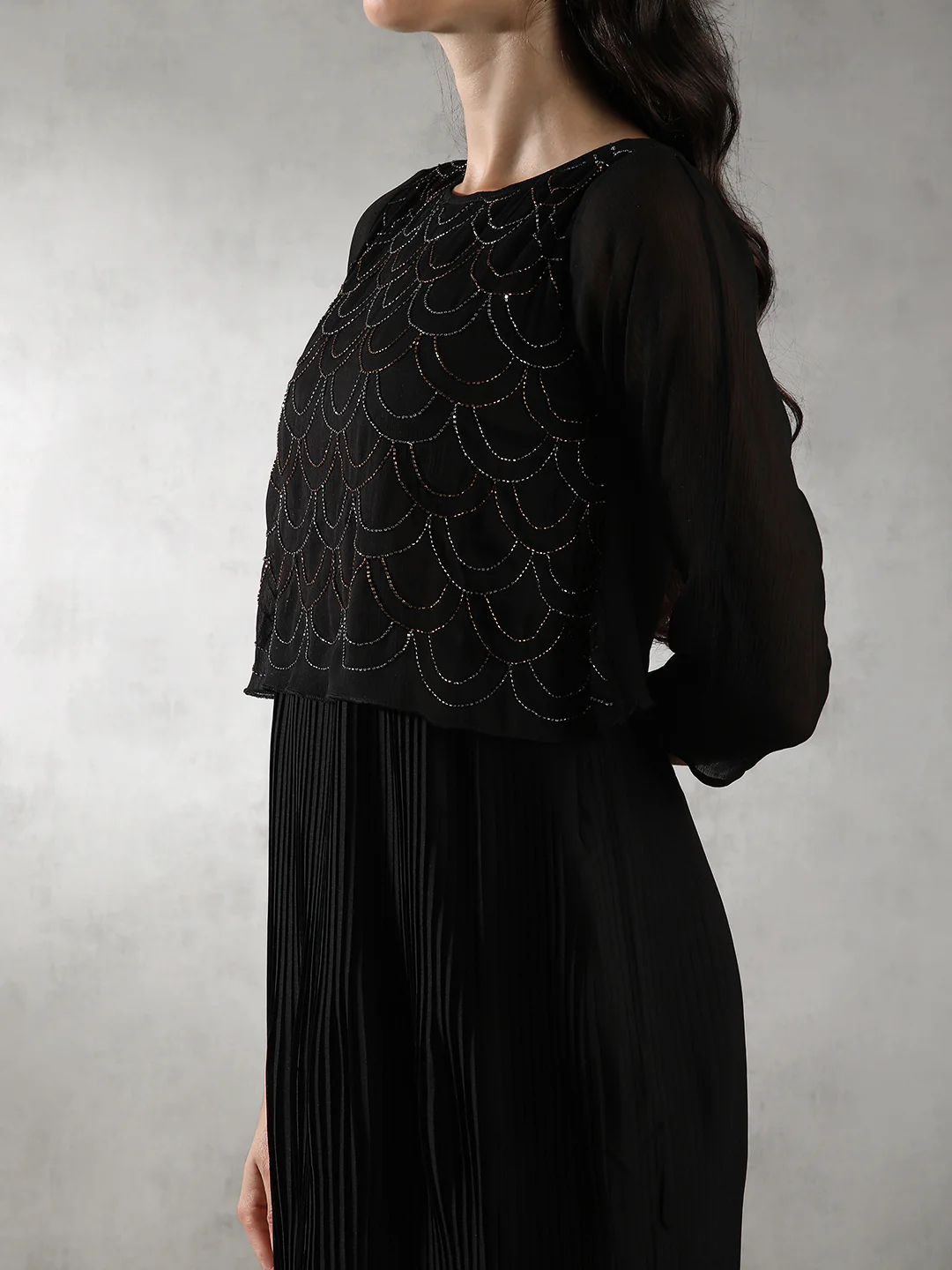 Women Black Sequinned Midi Dress - Image 5