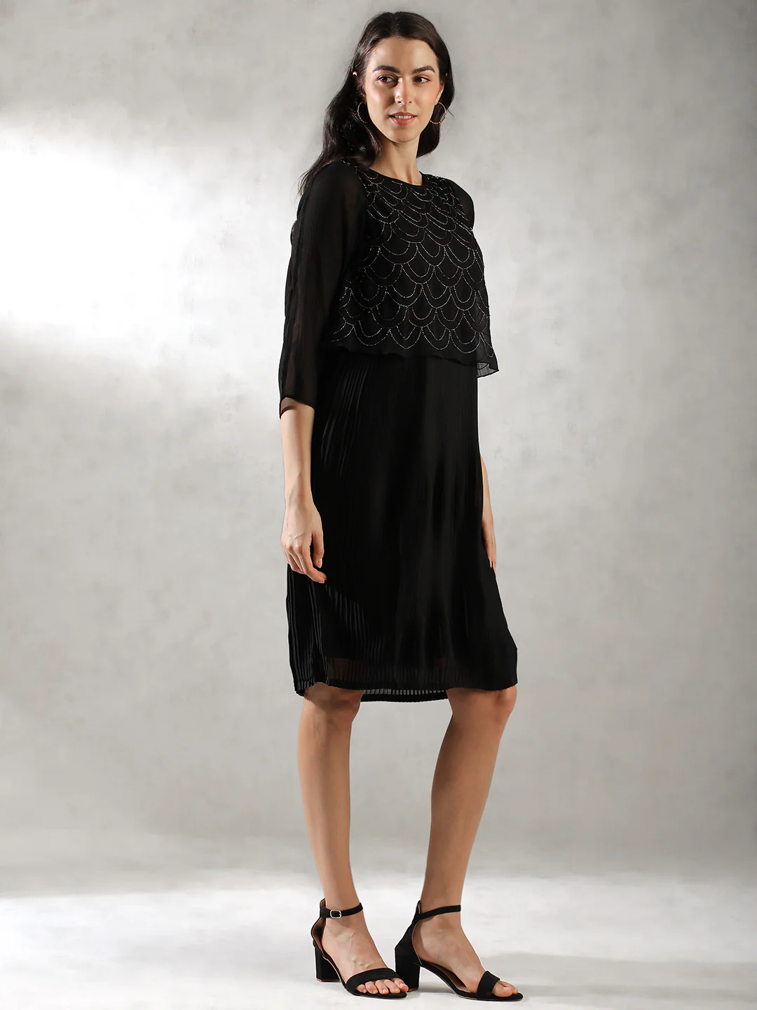 Women Black Sequinned Midi Dress - Image 6