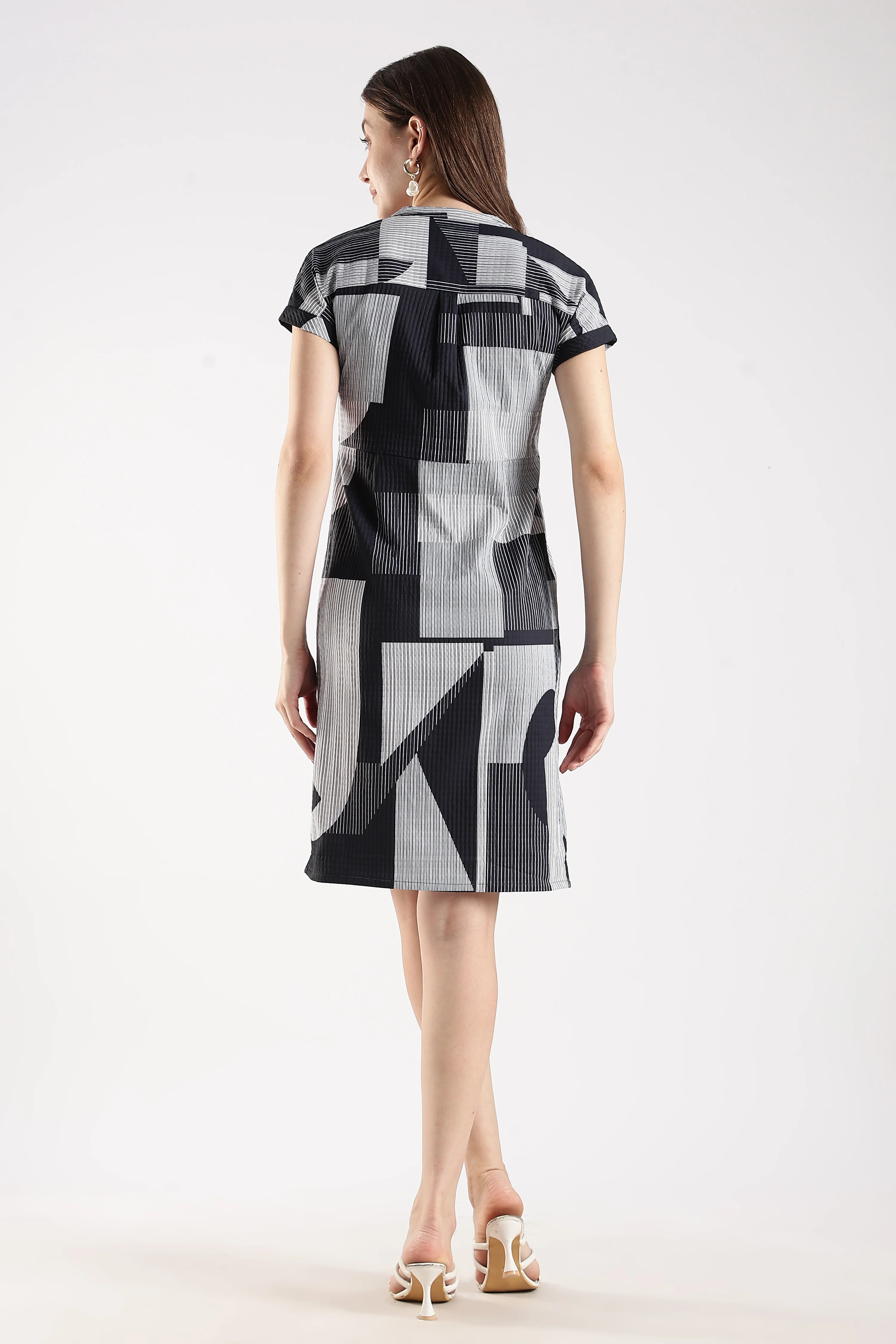 Women Black Textured Dress With Drawstrings - Image 2