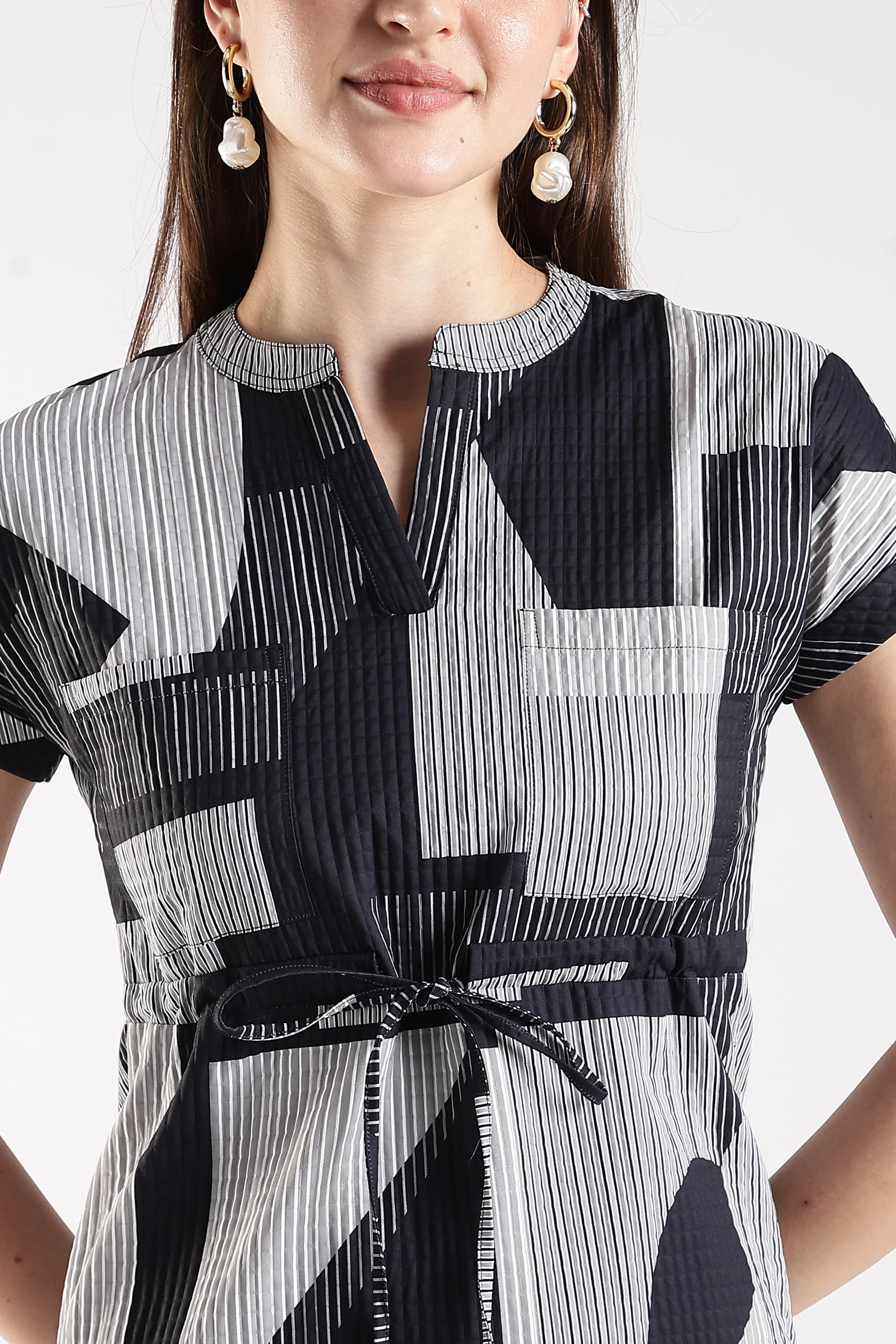 Women Black Textured Dress With Drawstrings - Image 3