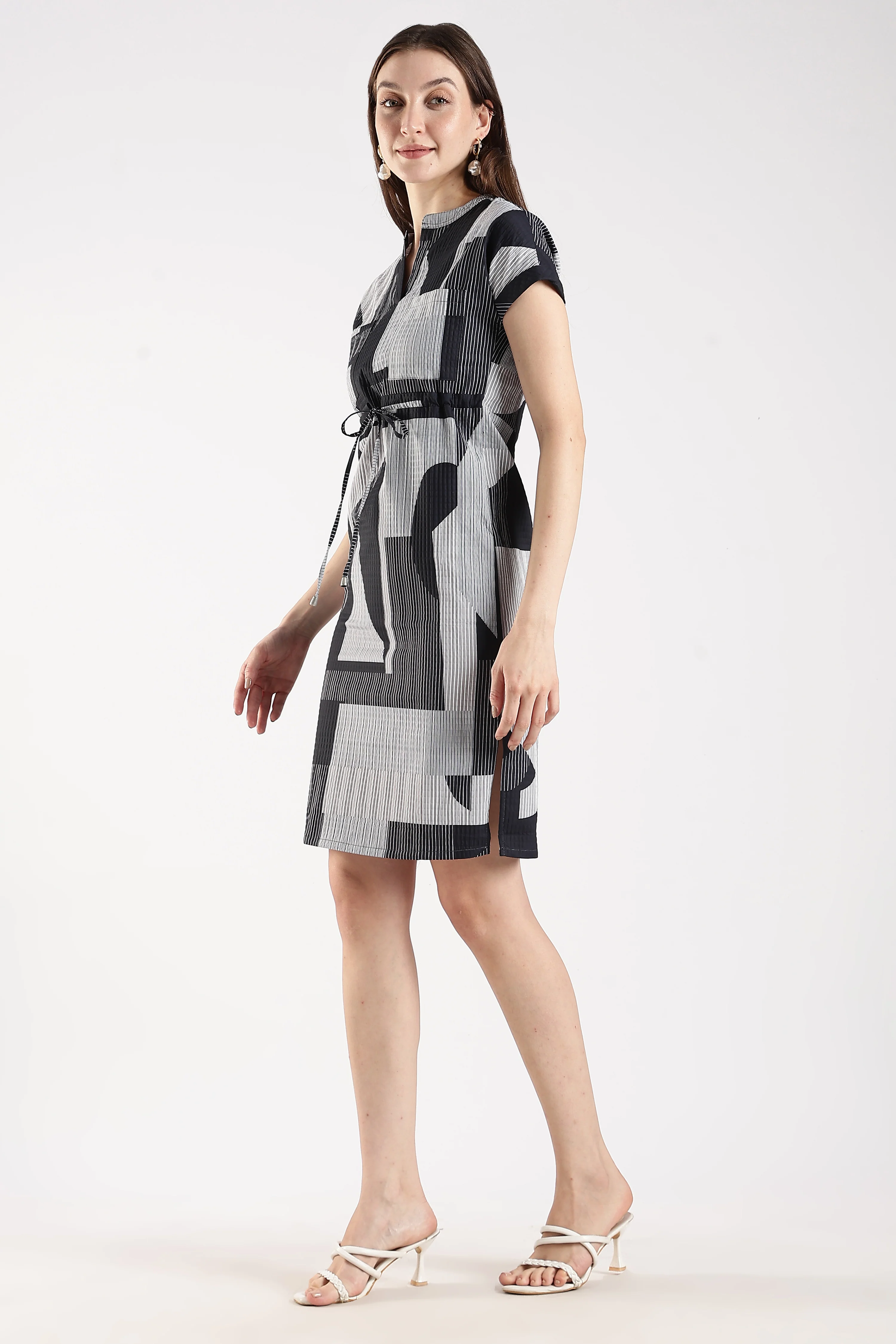 Women Black Textured Dress With Drawstrings - Image 4