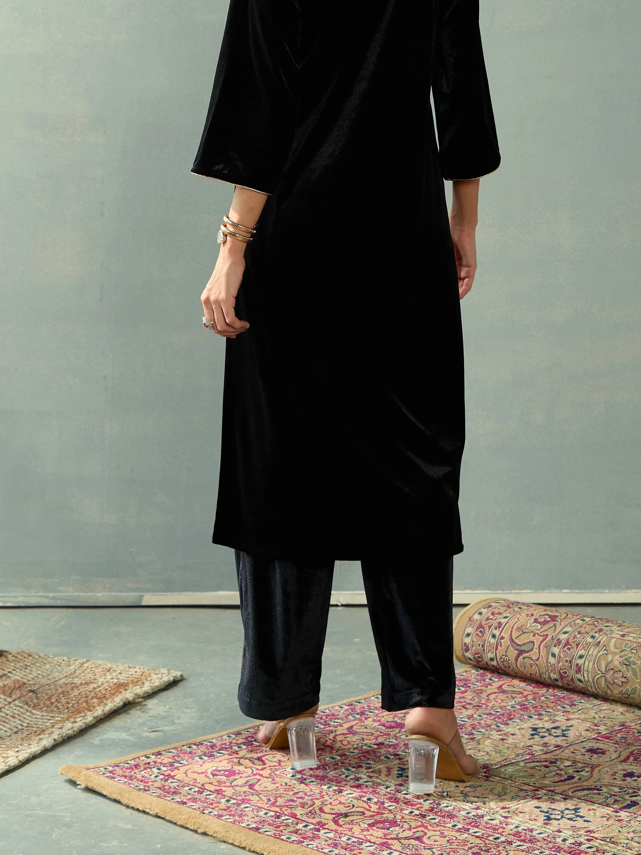Women Black Velvet Elasticated Pants - Image 5