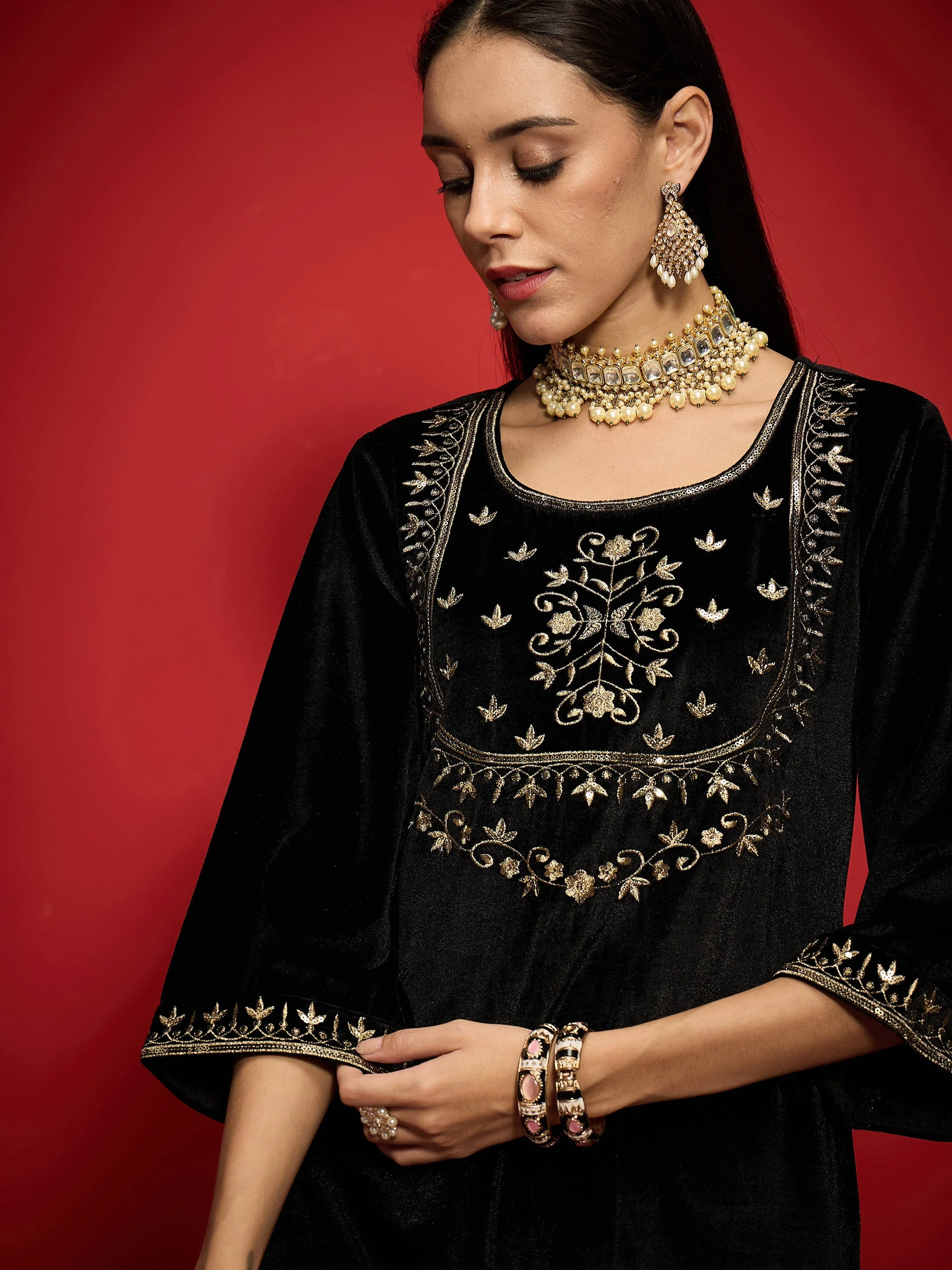Women Black Velvet Embroidered Round Neck Short Kurta - Image 4