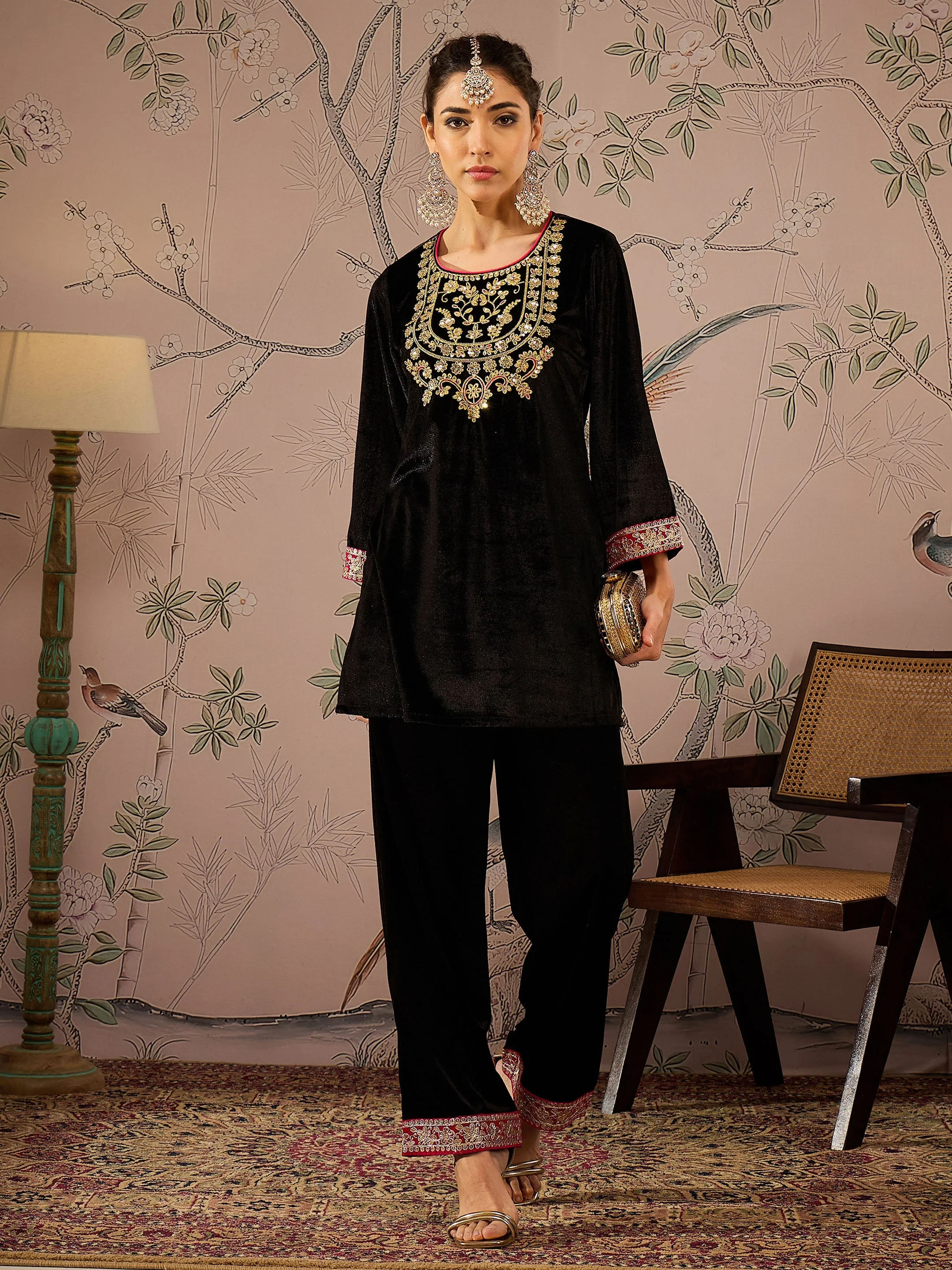 Women Black Velvet Embroidered Short Kurta - Image 2