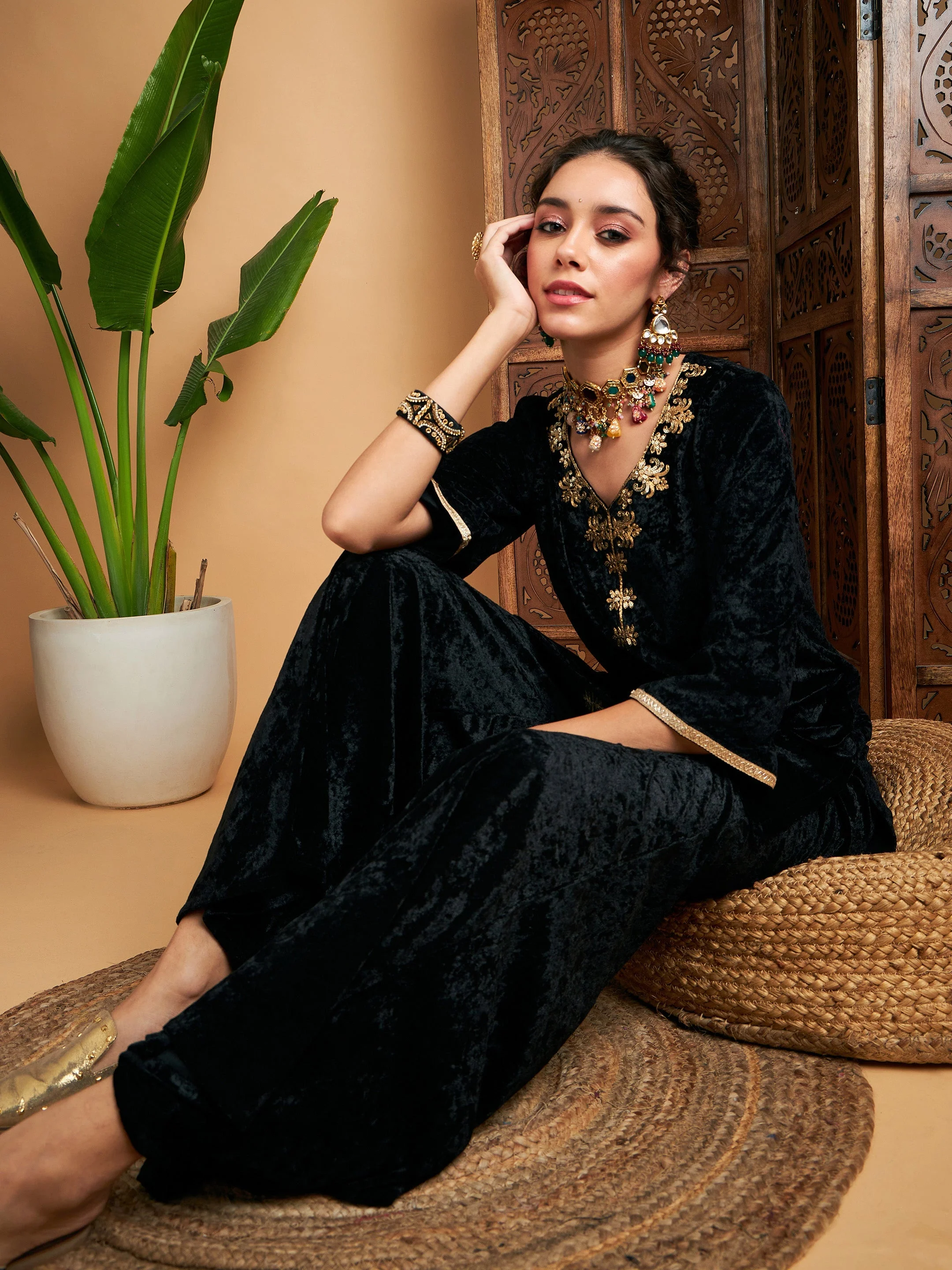 Women Black Velvet Embroidered Short Kurta With Palazzos - Image 2
