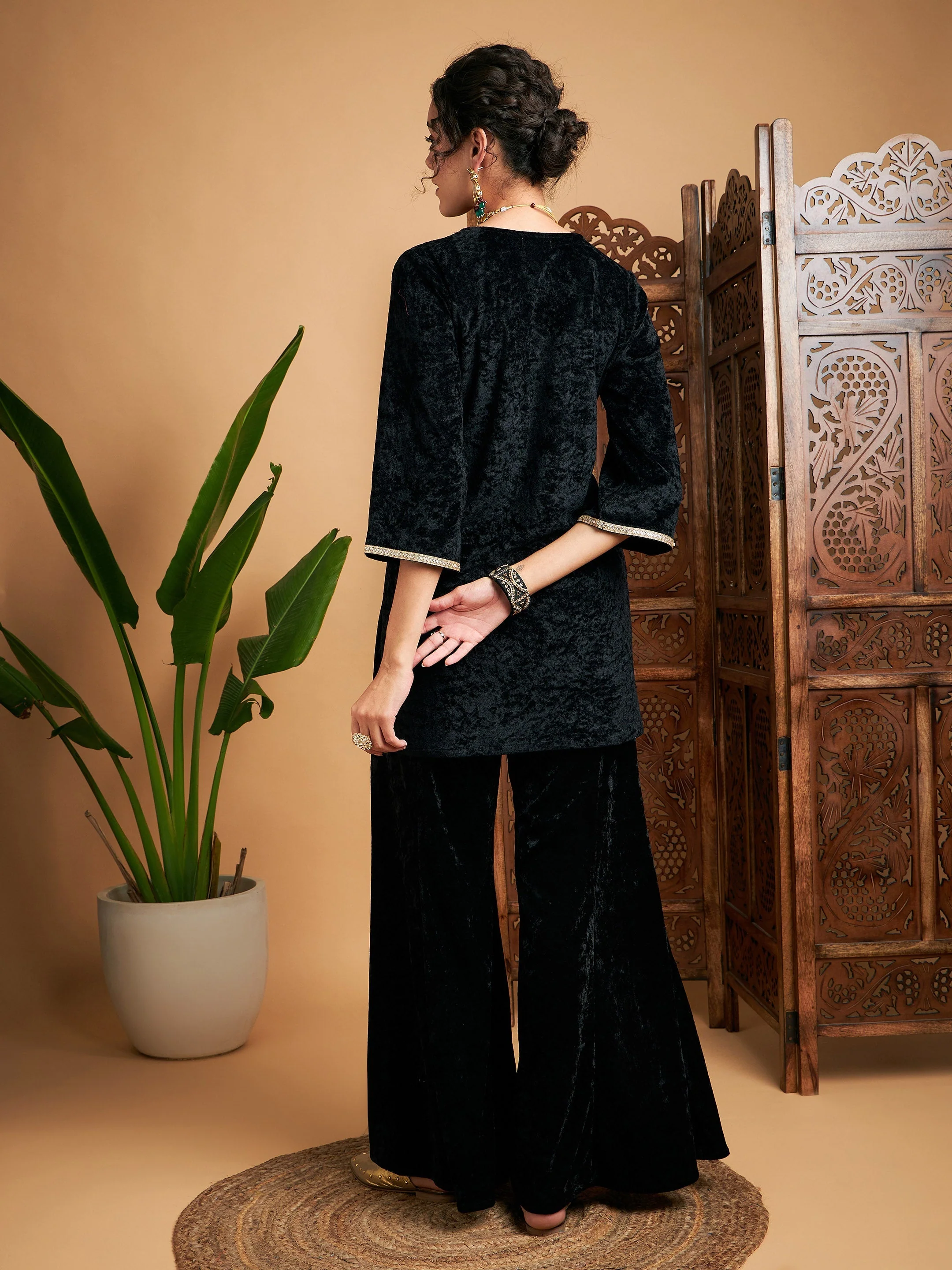 Women Black Velvet Embroidered Short Kurta With Palazzos - Image 5