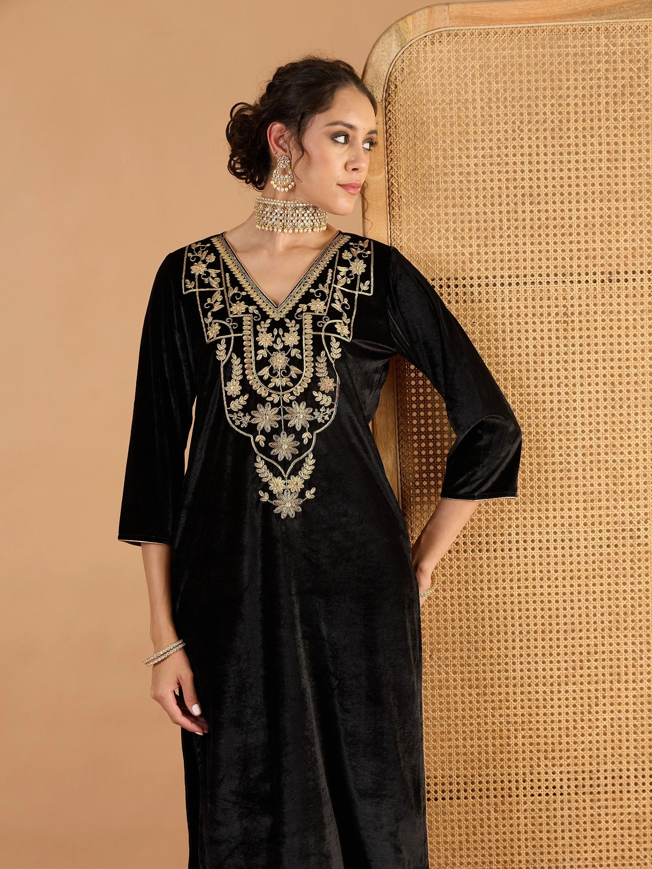 Women Black Velvet Embroidered Straight Kurta With Straight Pants - Image 2